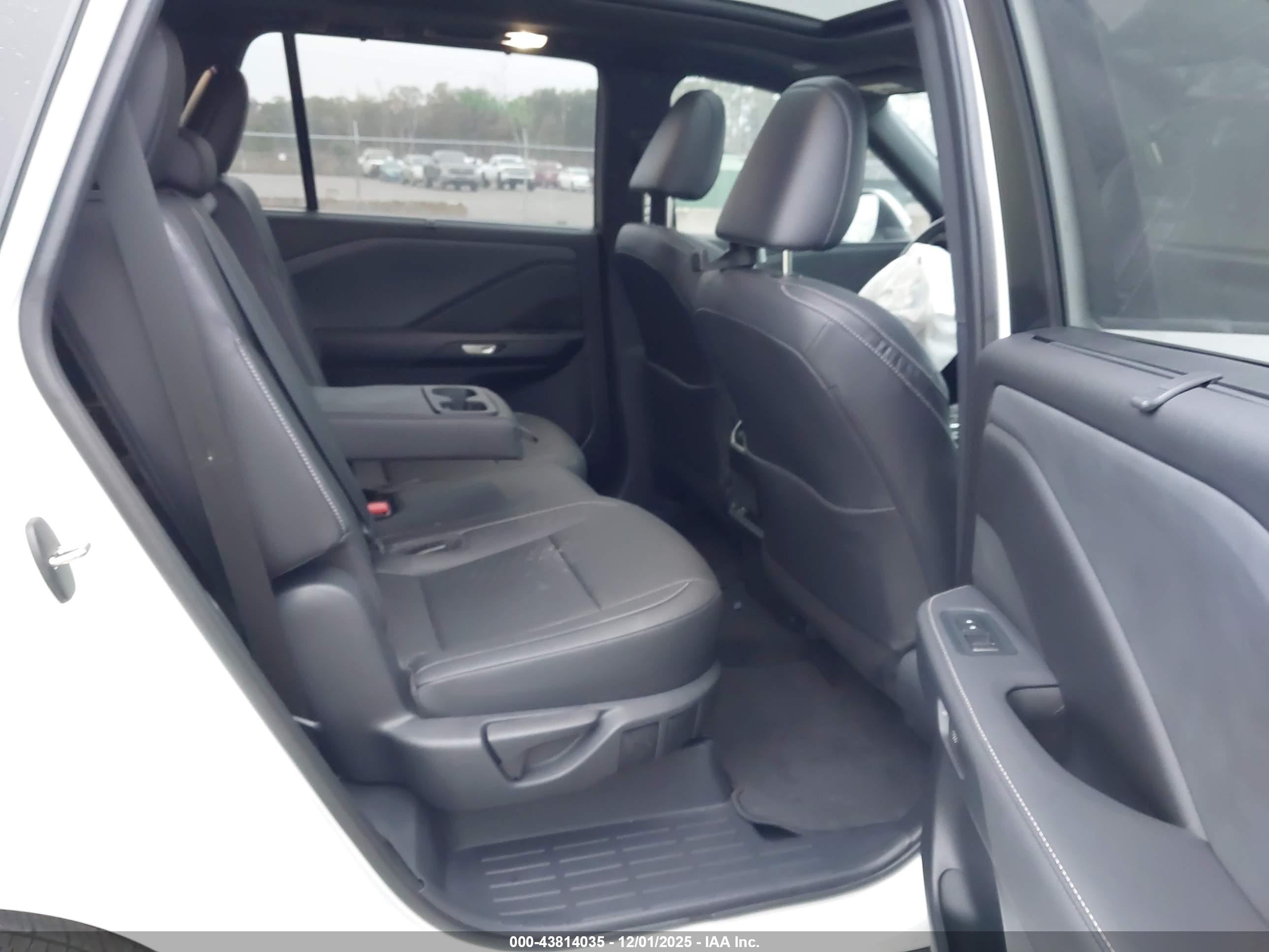 LEXUS TX image 8