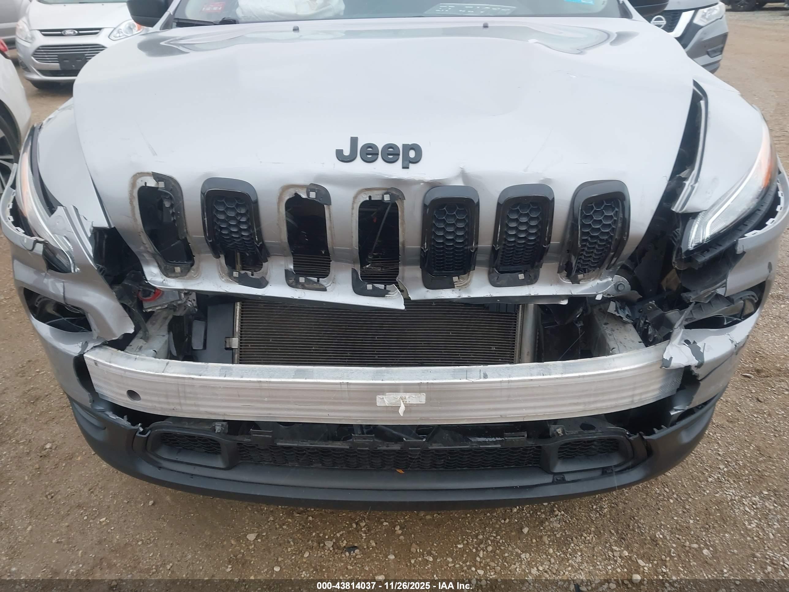 JEEP CHEROKEE image 6