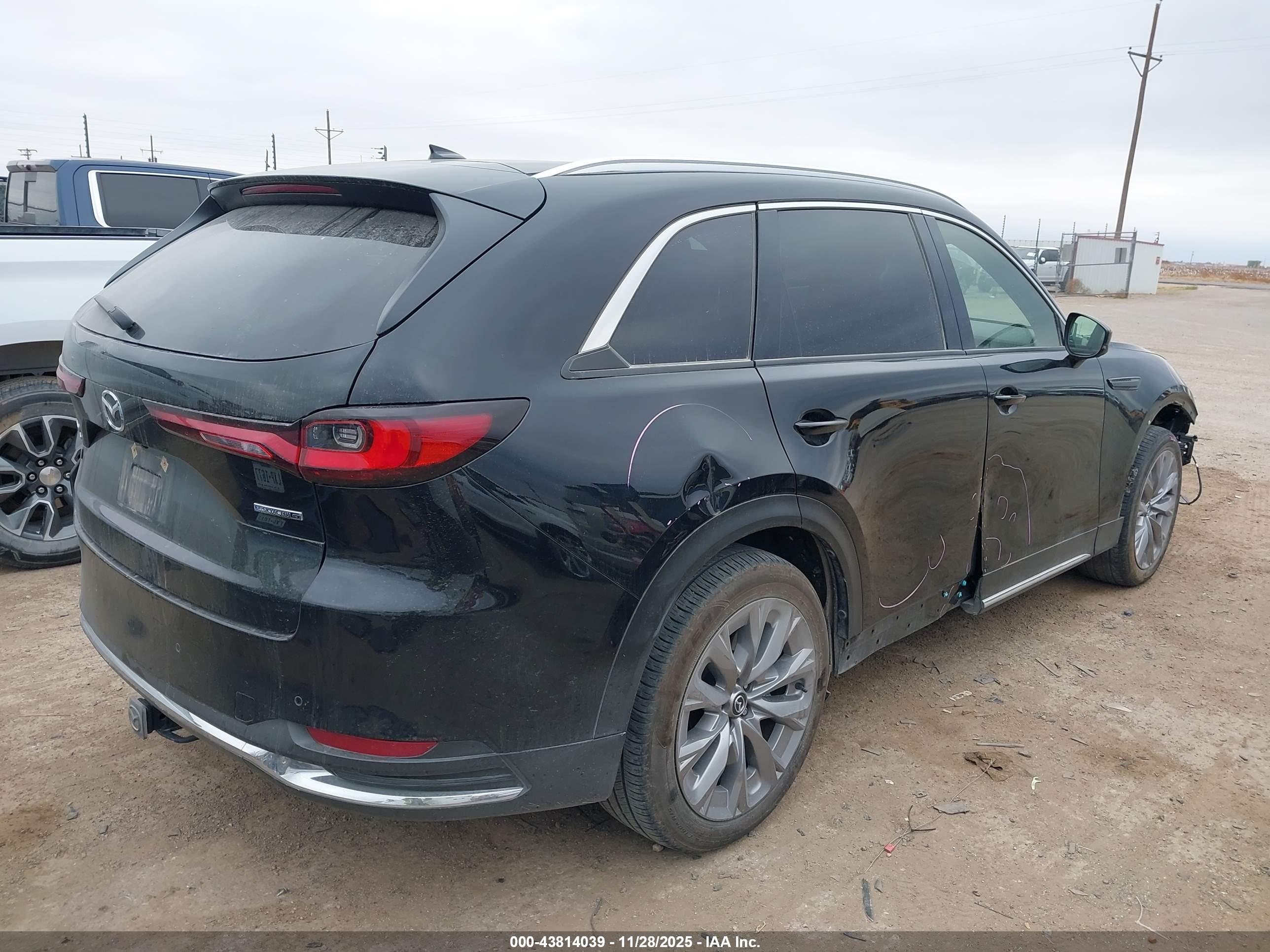 MAZDA CX-90 image 4