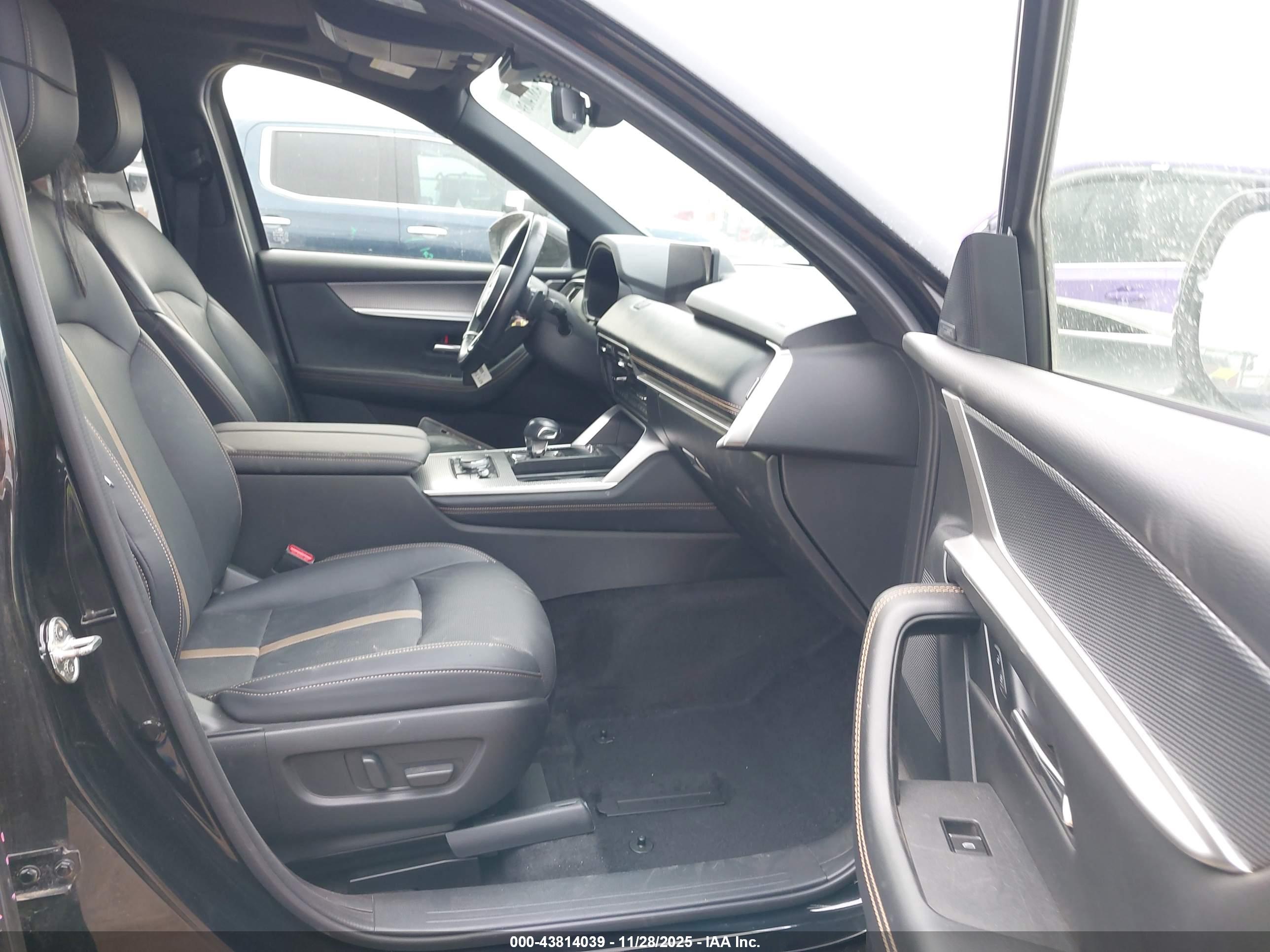 MAZDA CX-90 image 5
