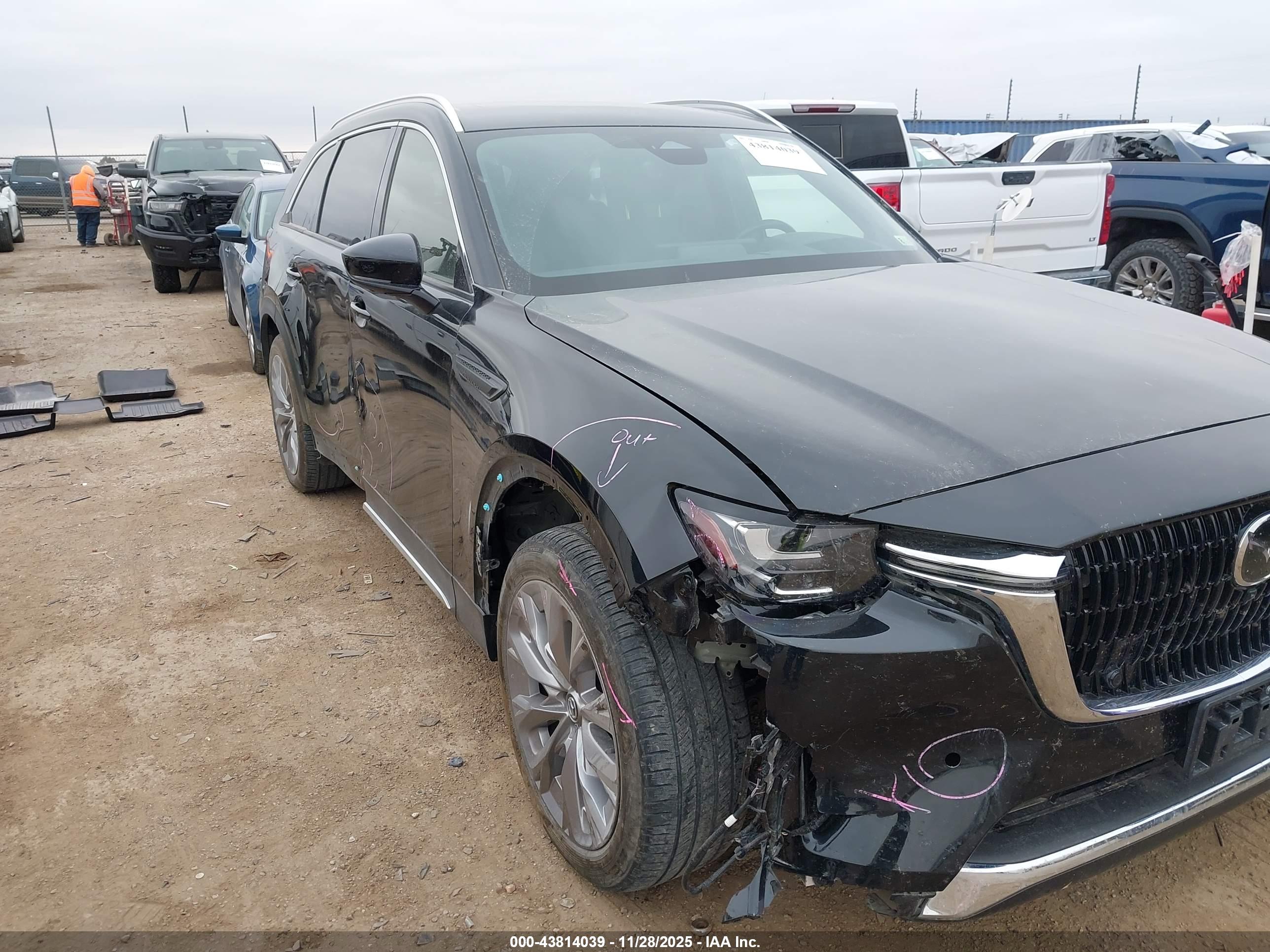 MAZDA CX-90 image 6