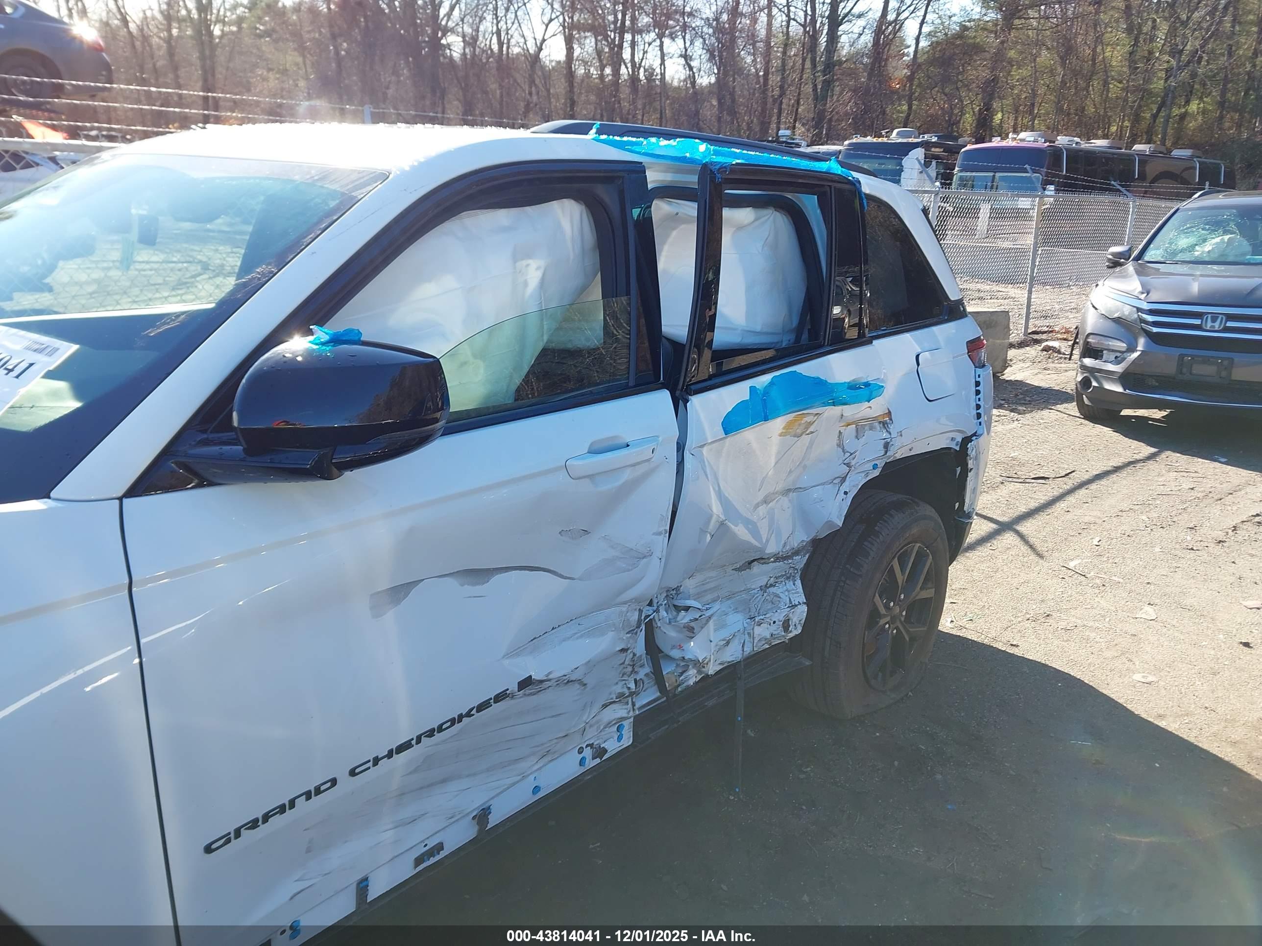 JEEP GRAND image 6