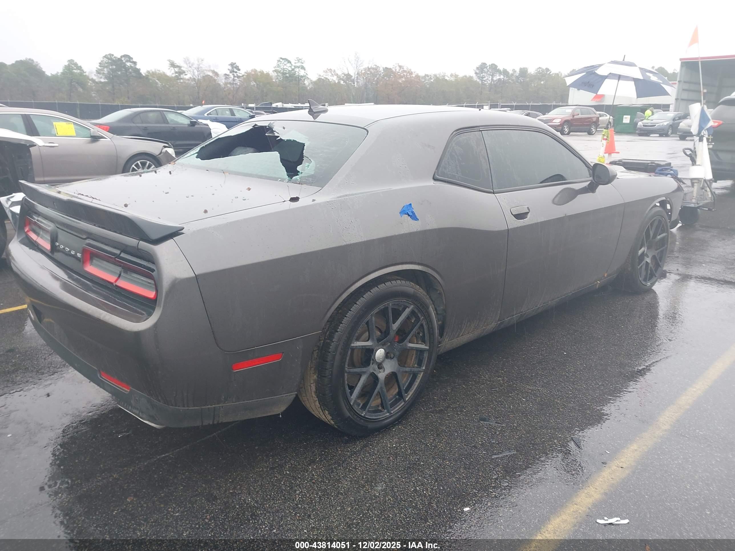 DODGE CHALLENGER image 4
