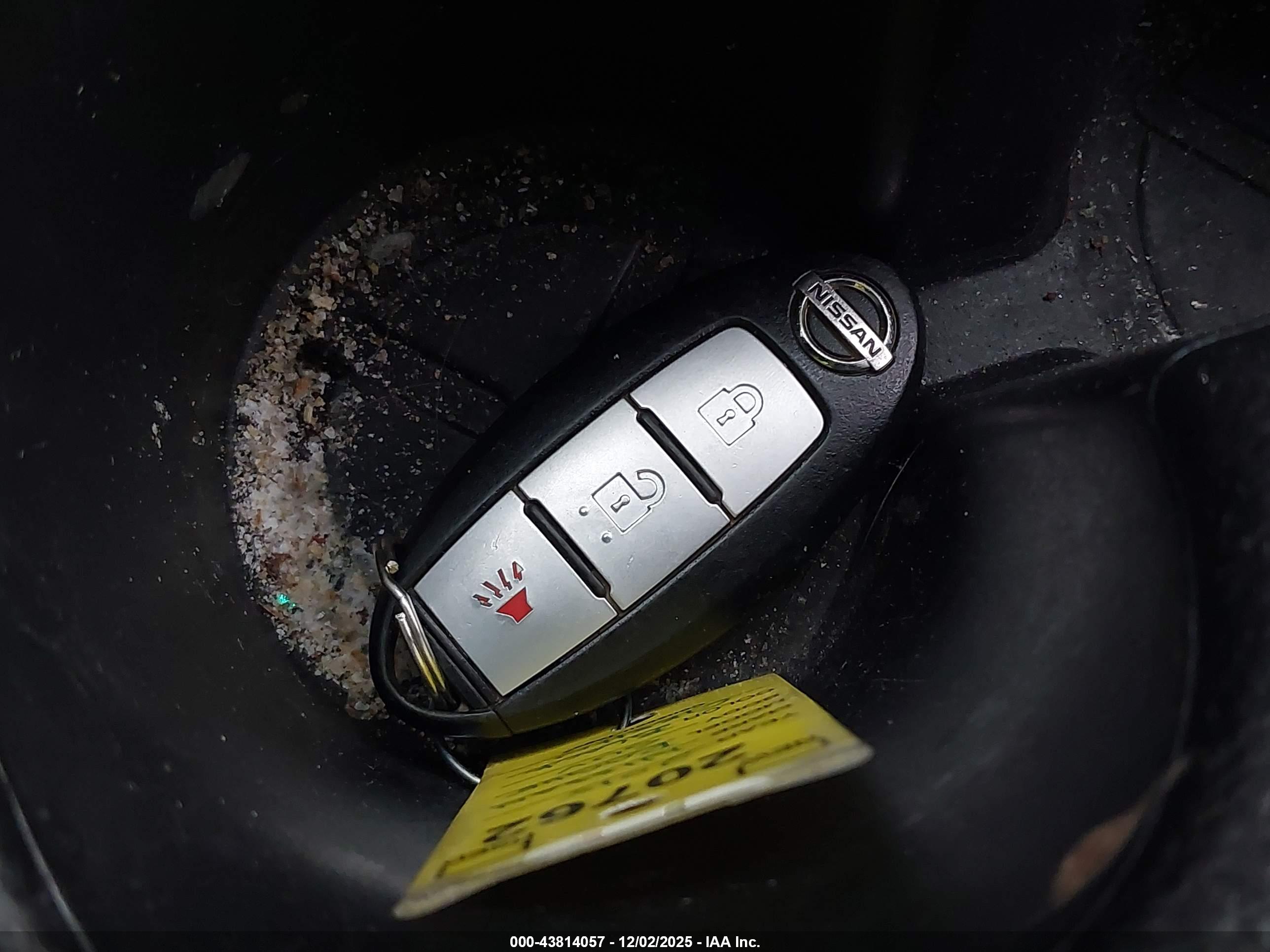 NISSAN ROGUE image 11