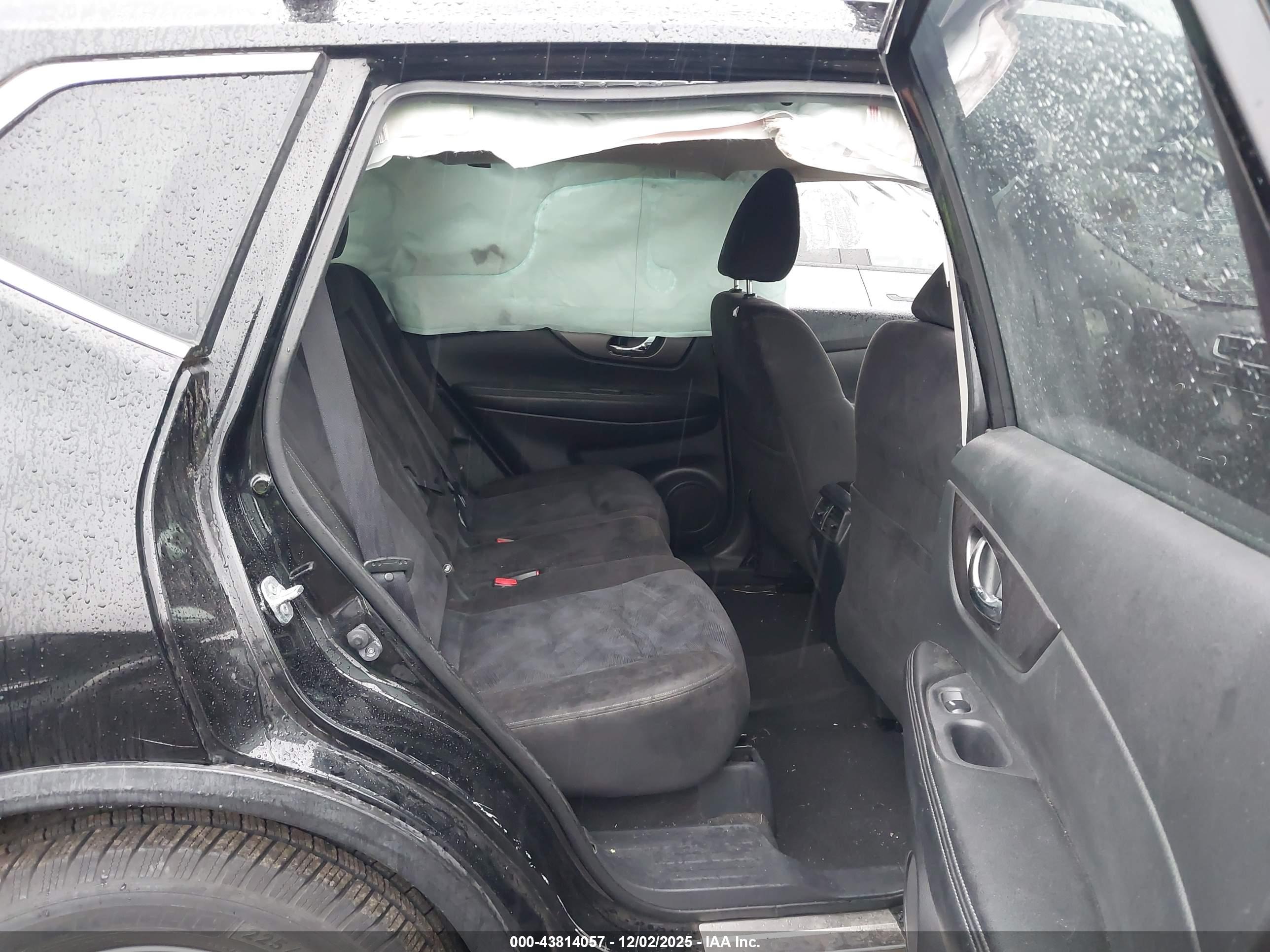 NISSAN ROGUE image 8