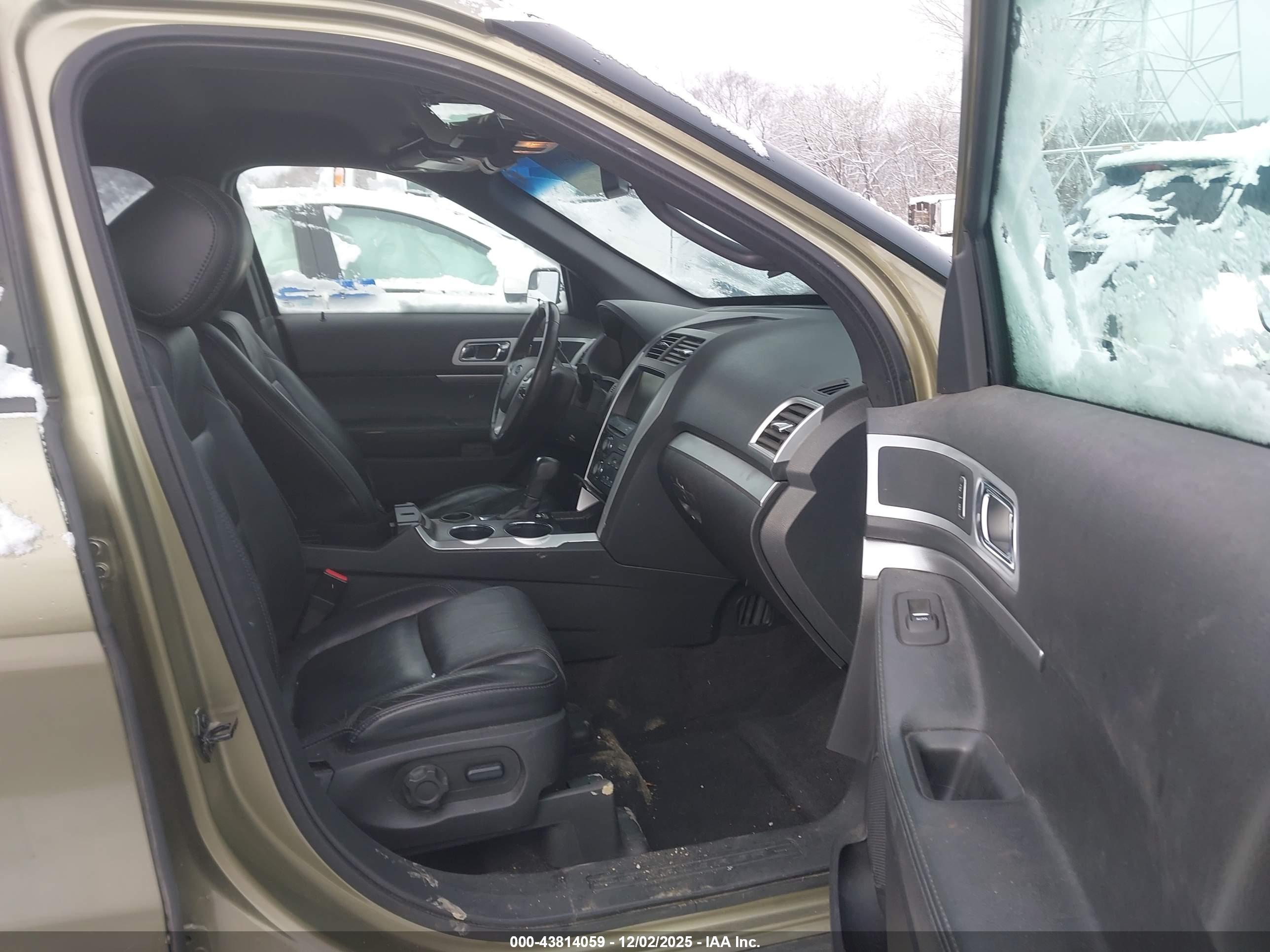 FORD EXPLORER image 5