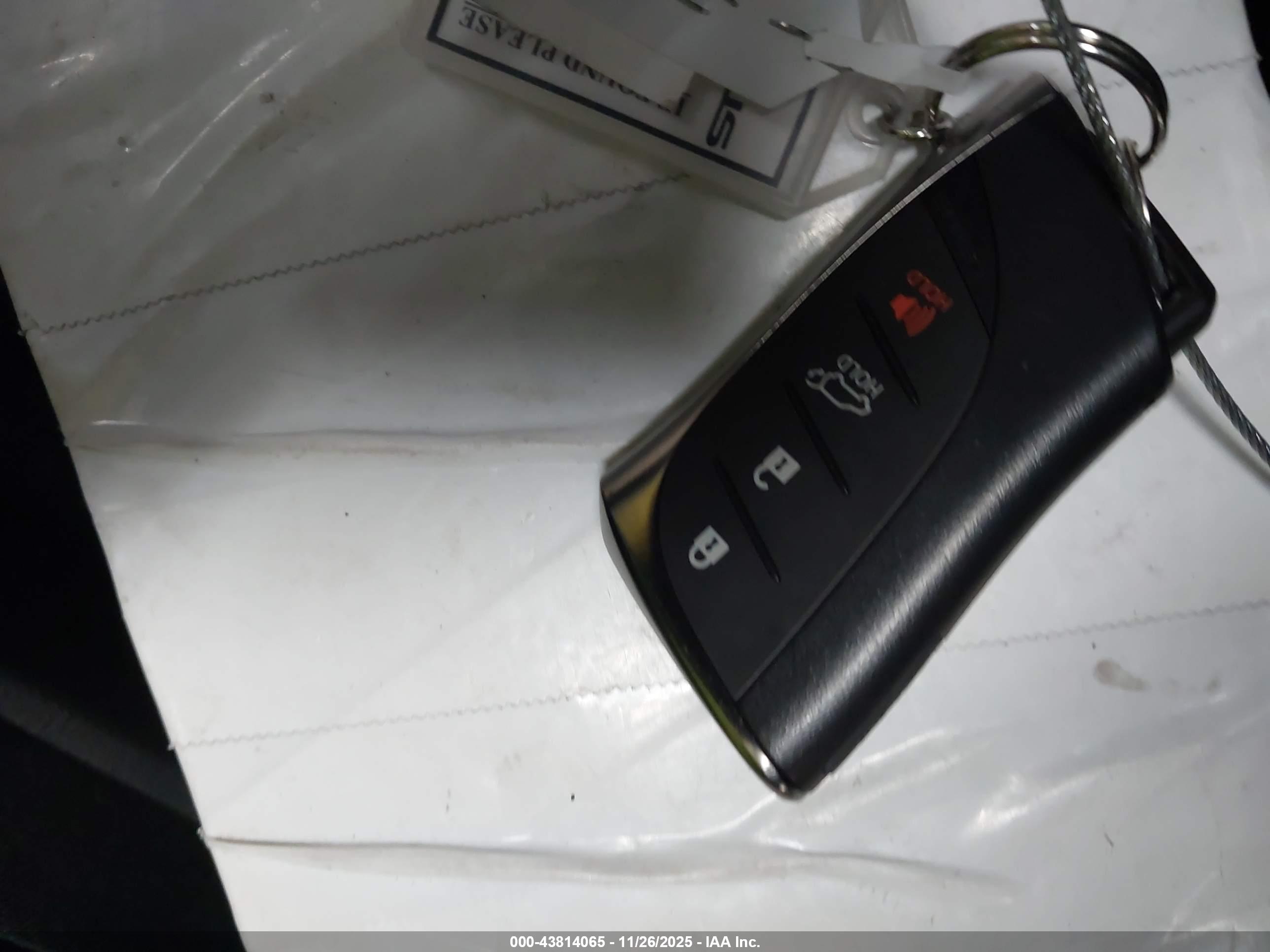 LEXUS UX image 11