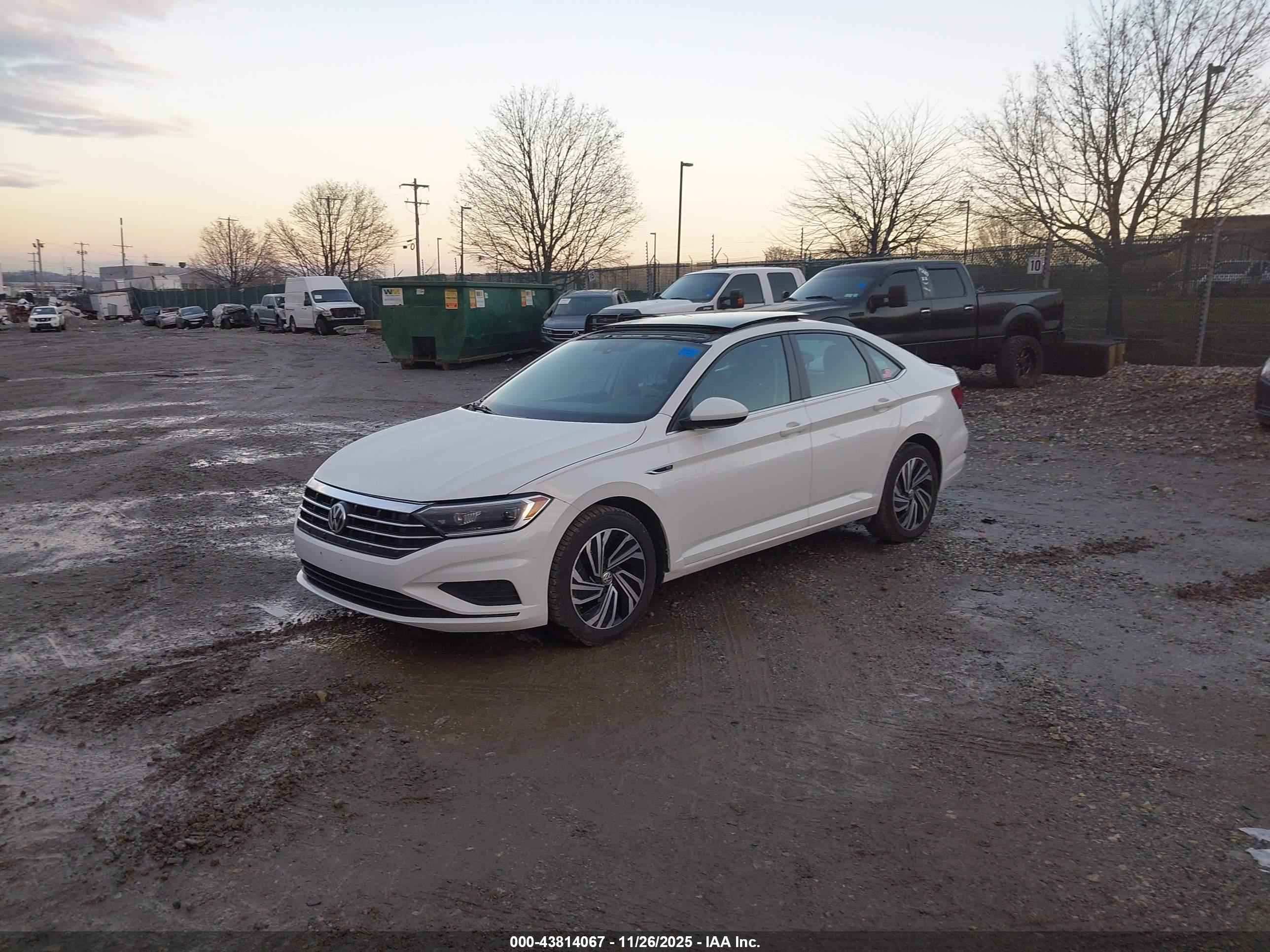 VOLKSWAGEN JETTA image 2