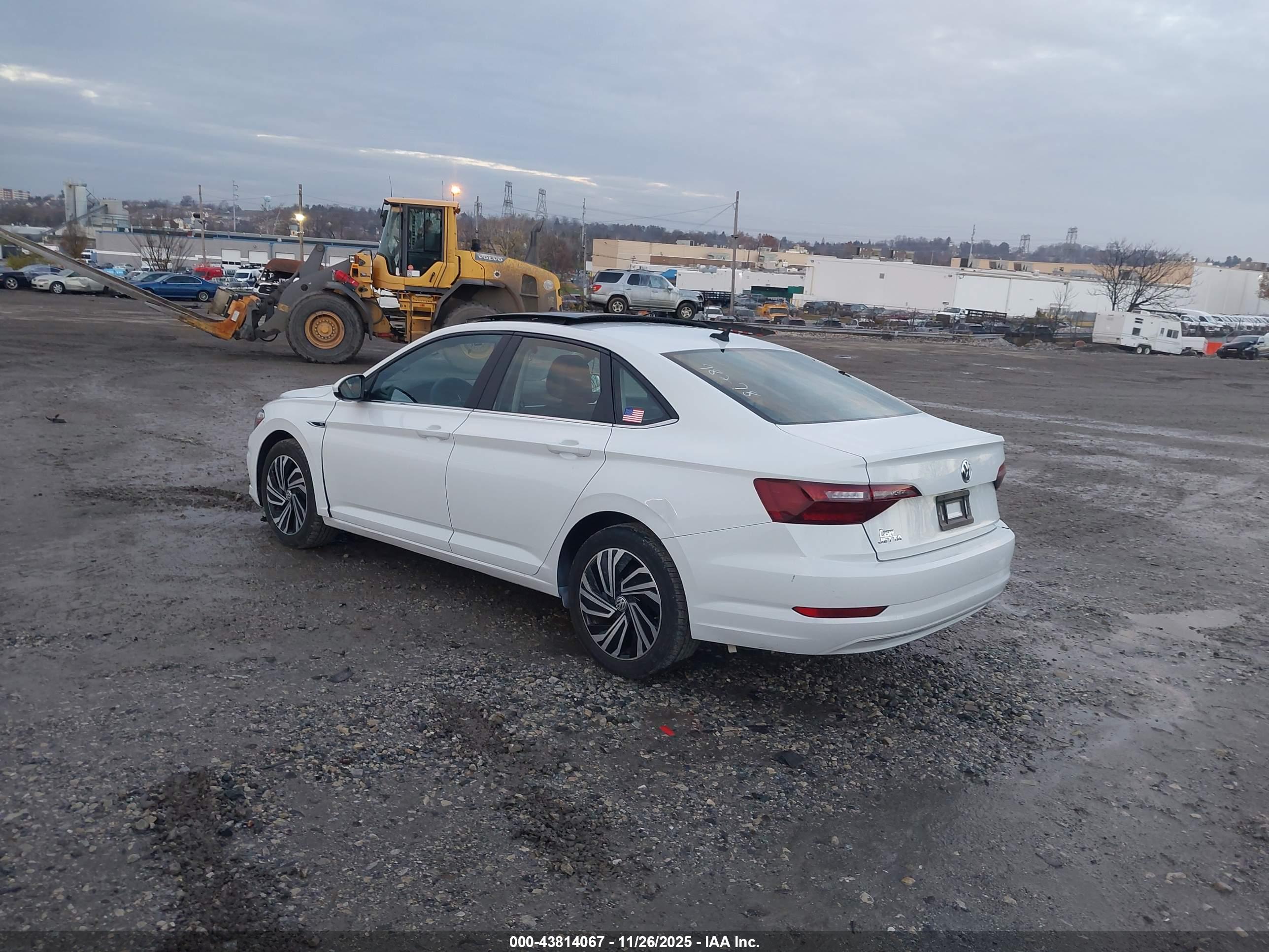 VOLKSWAGEN JETTA image 3