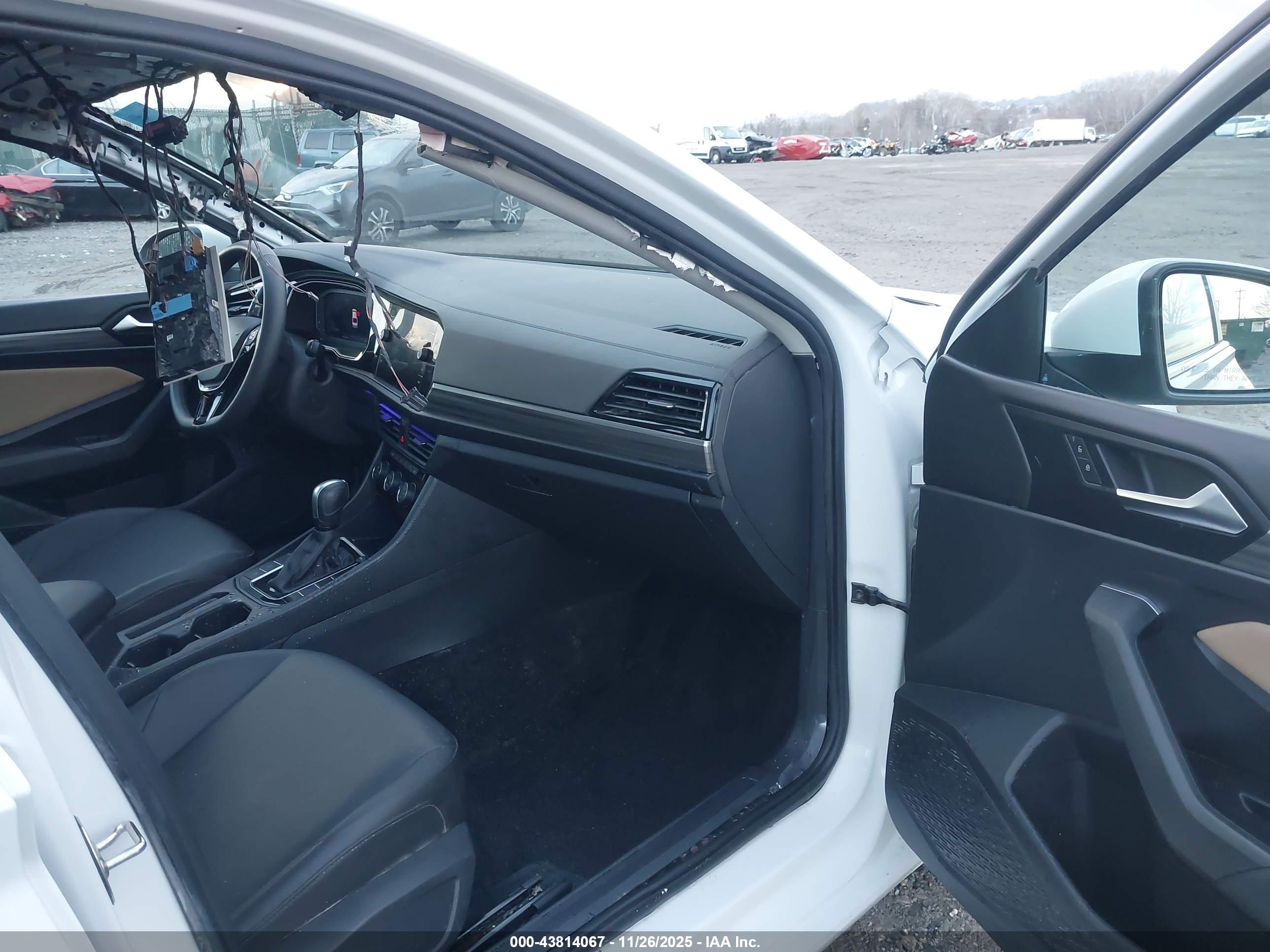 VOLKSWAGEN JETTA image 5