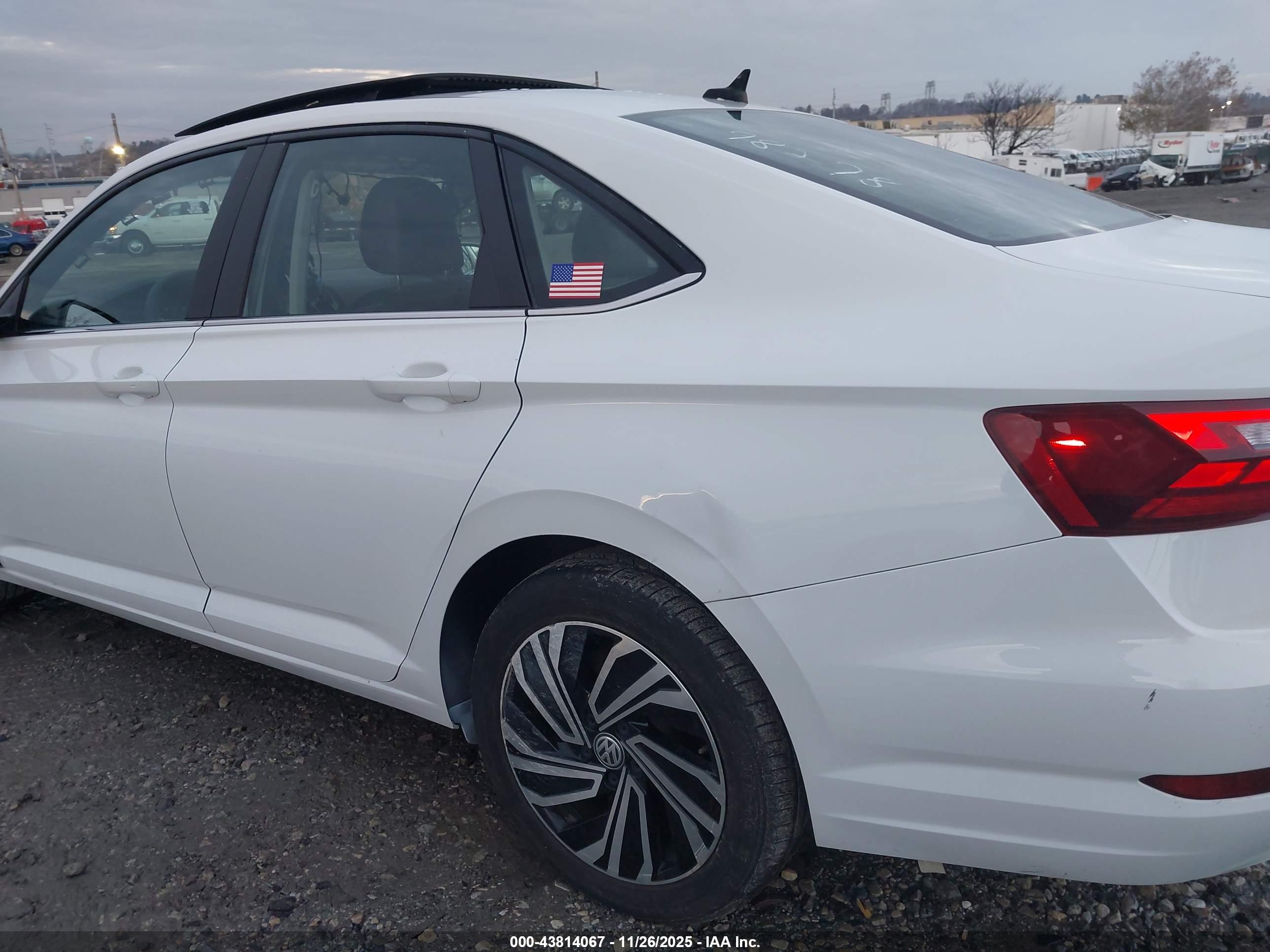 VOLKSWAGEN JETTA image 6