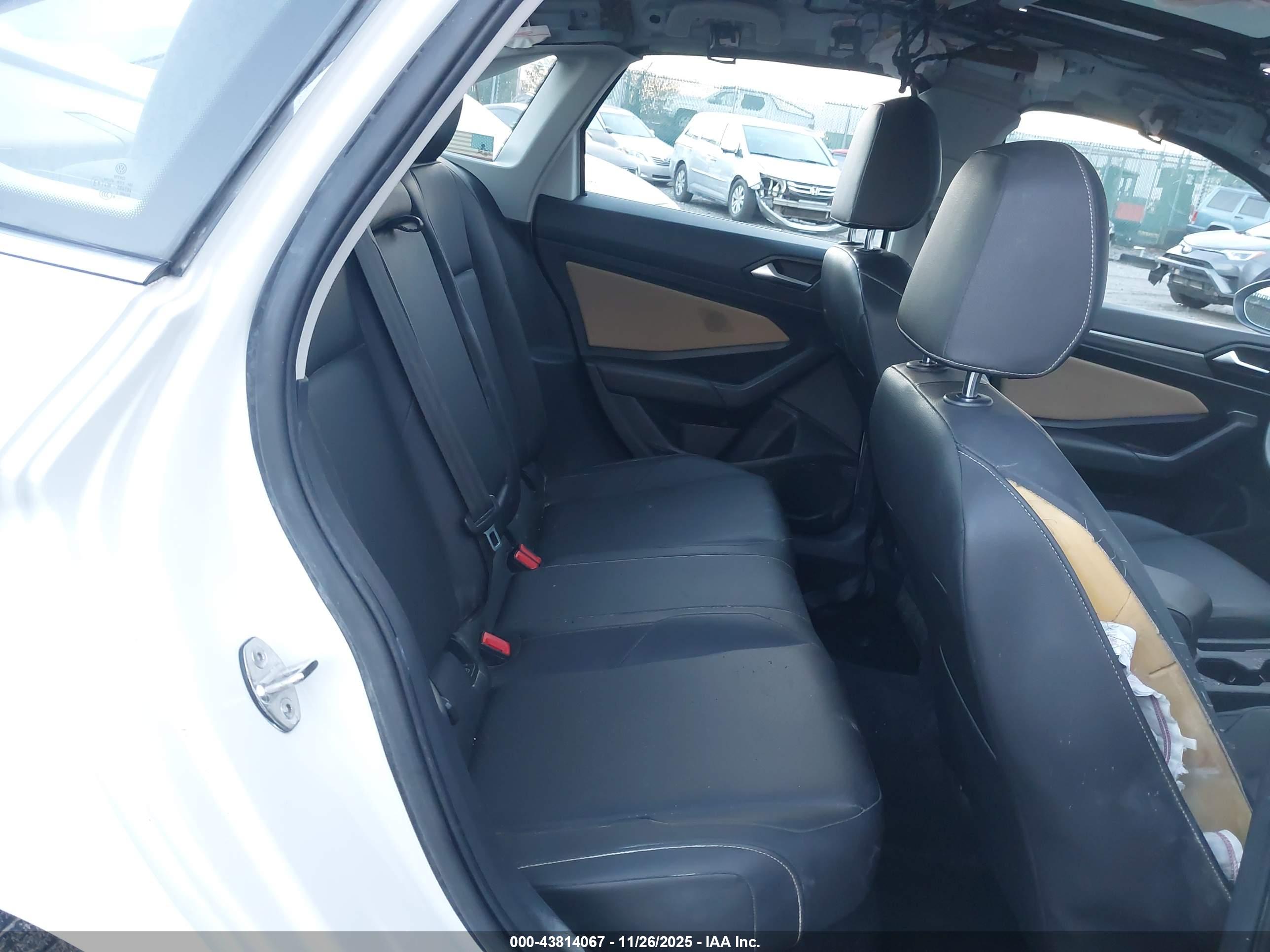VOLKSWAGEN JETTA image 8