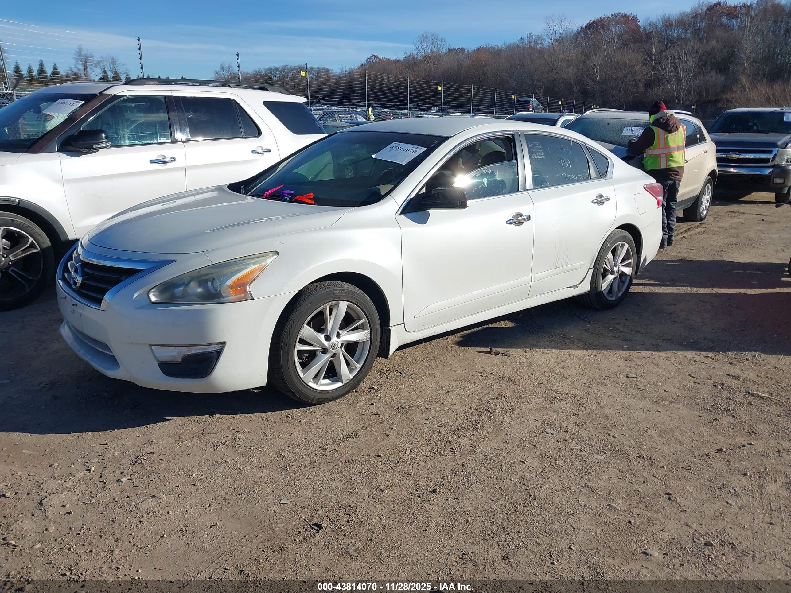 NISSAN ALTIMA image 2