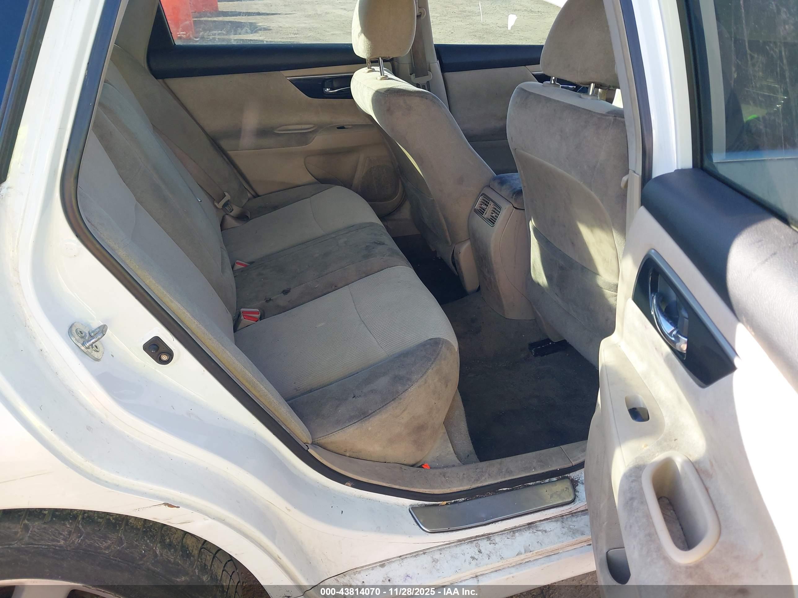 NISSAN ALTIMA image 8