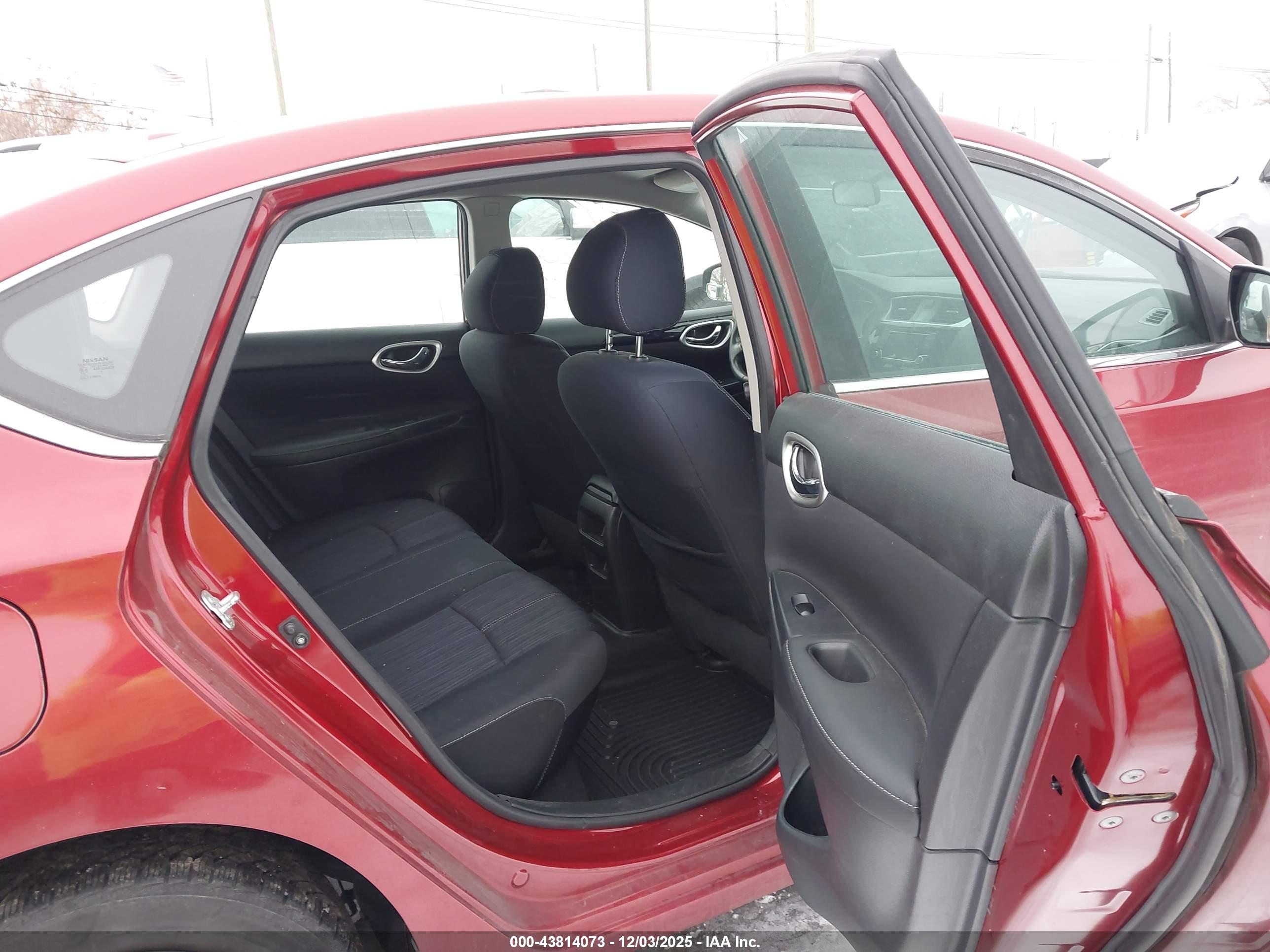 NISSAN SENTRA image 8