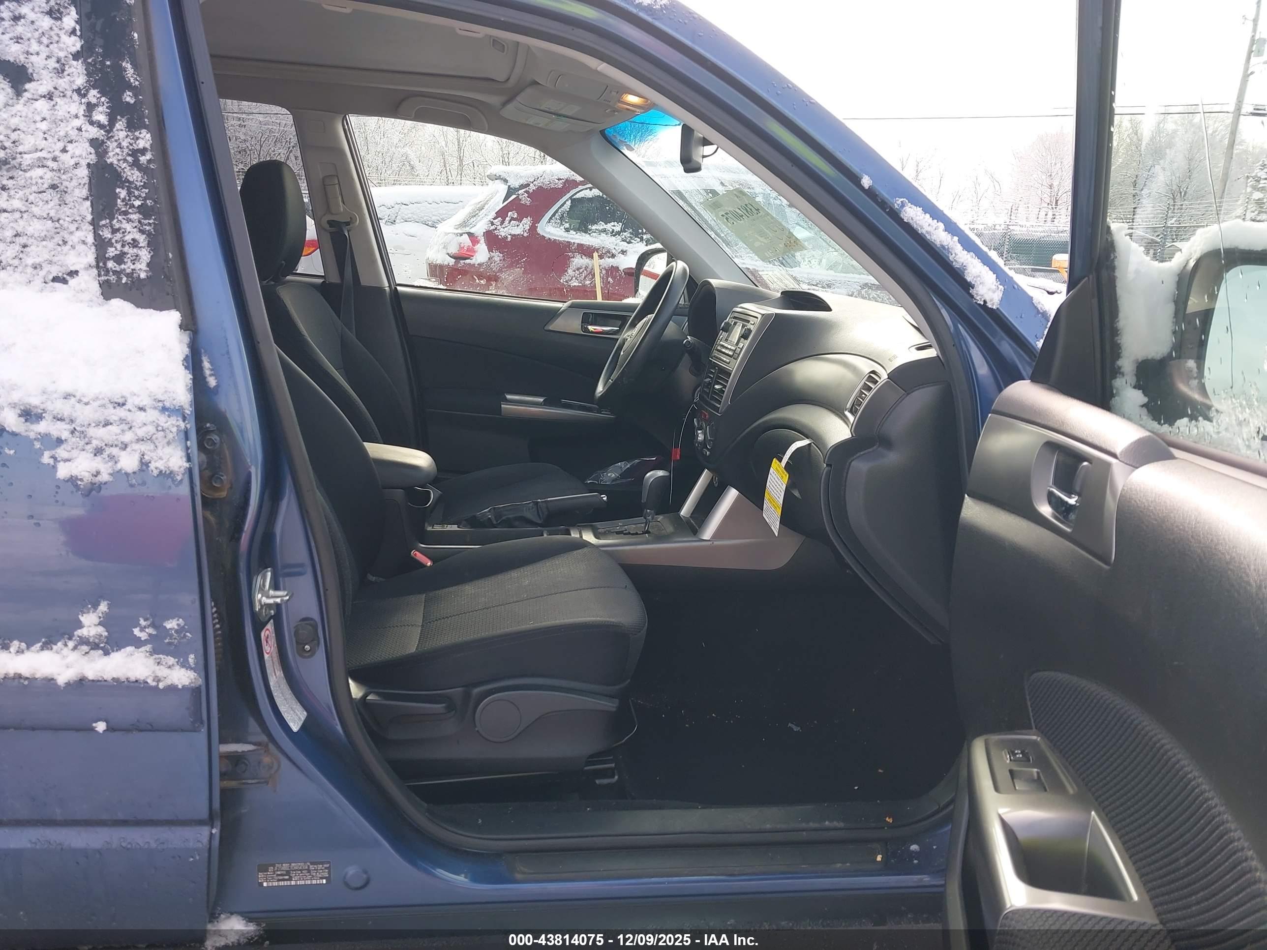 SUBARU FORESTER image 5