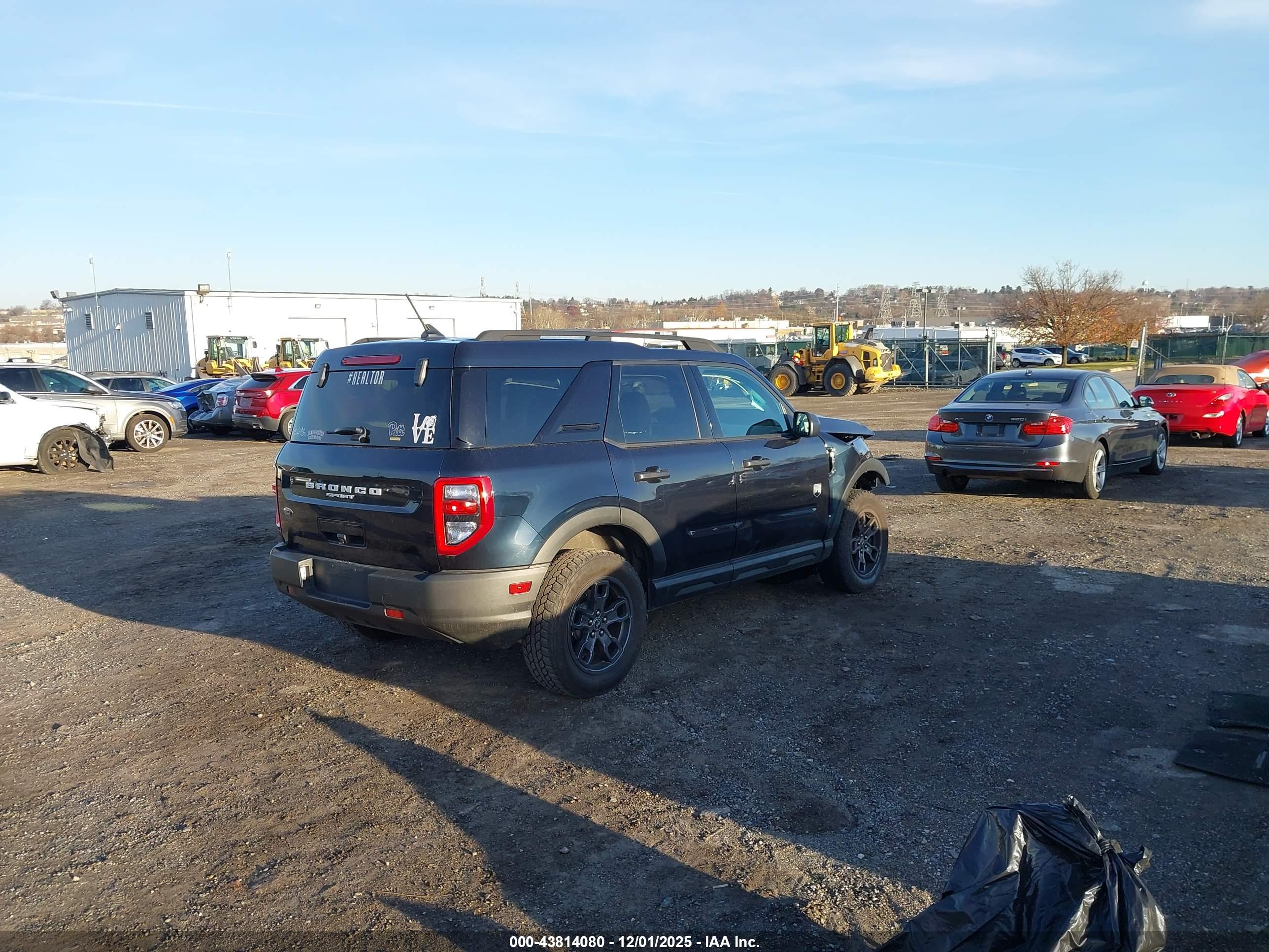 FORD BRONCO image 4