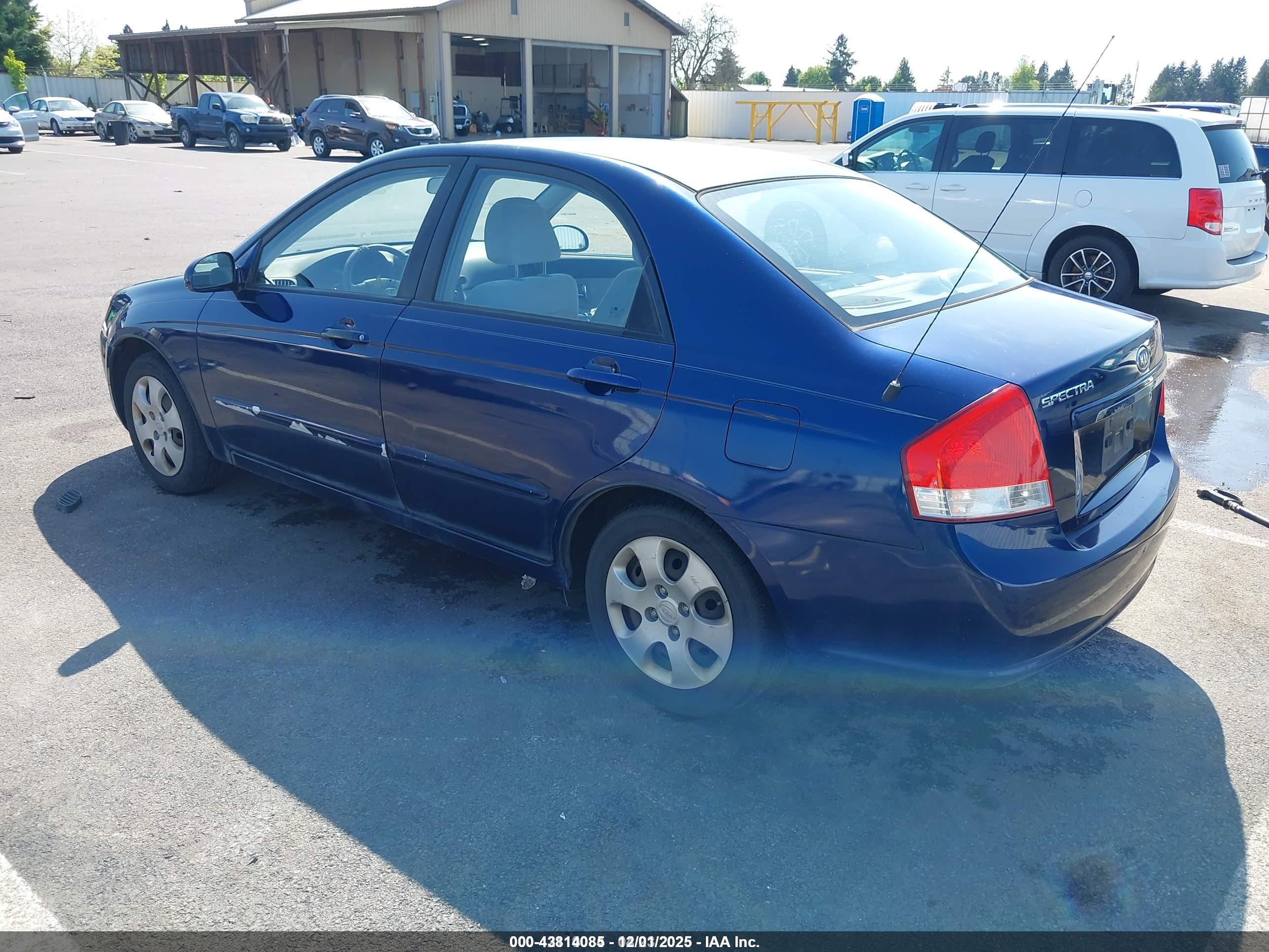 KIA SPECTRA image 3