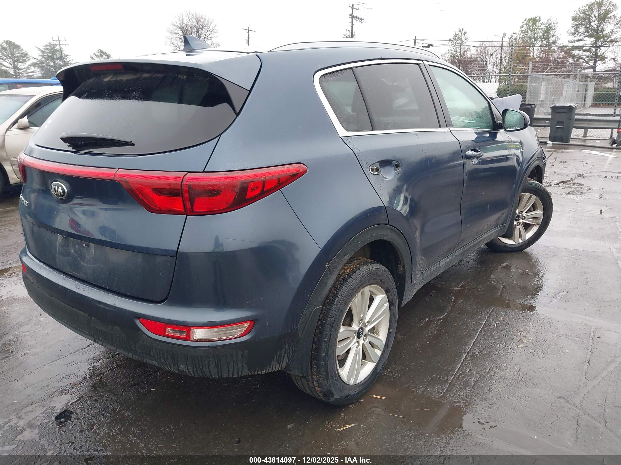 KIA SPORTAGE image 4