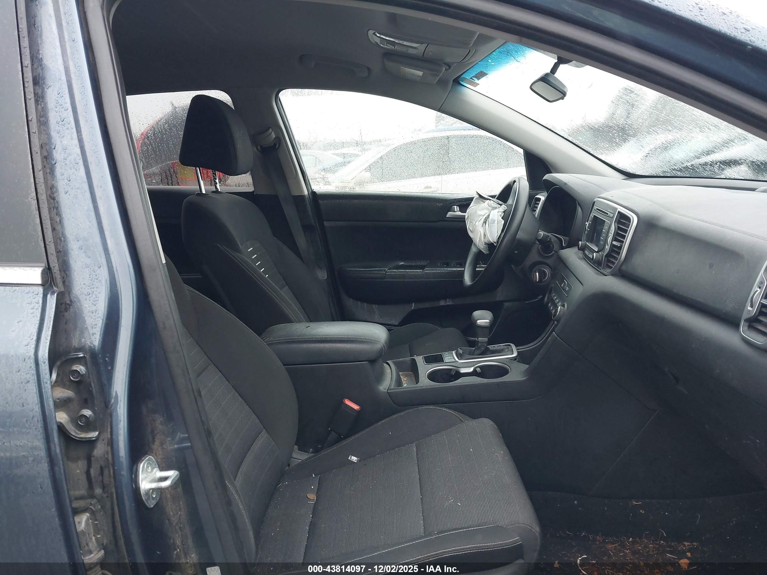 KIA SPORTAGE image 5