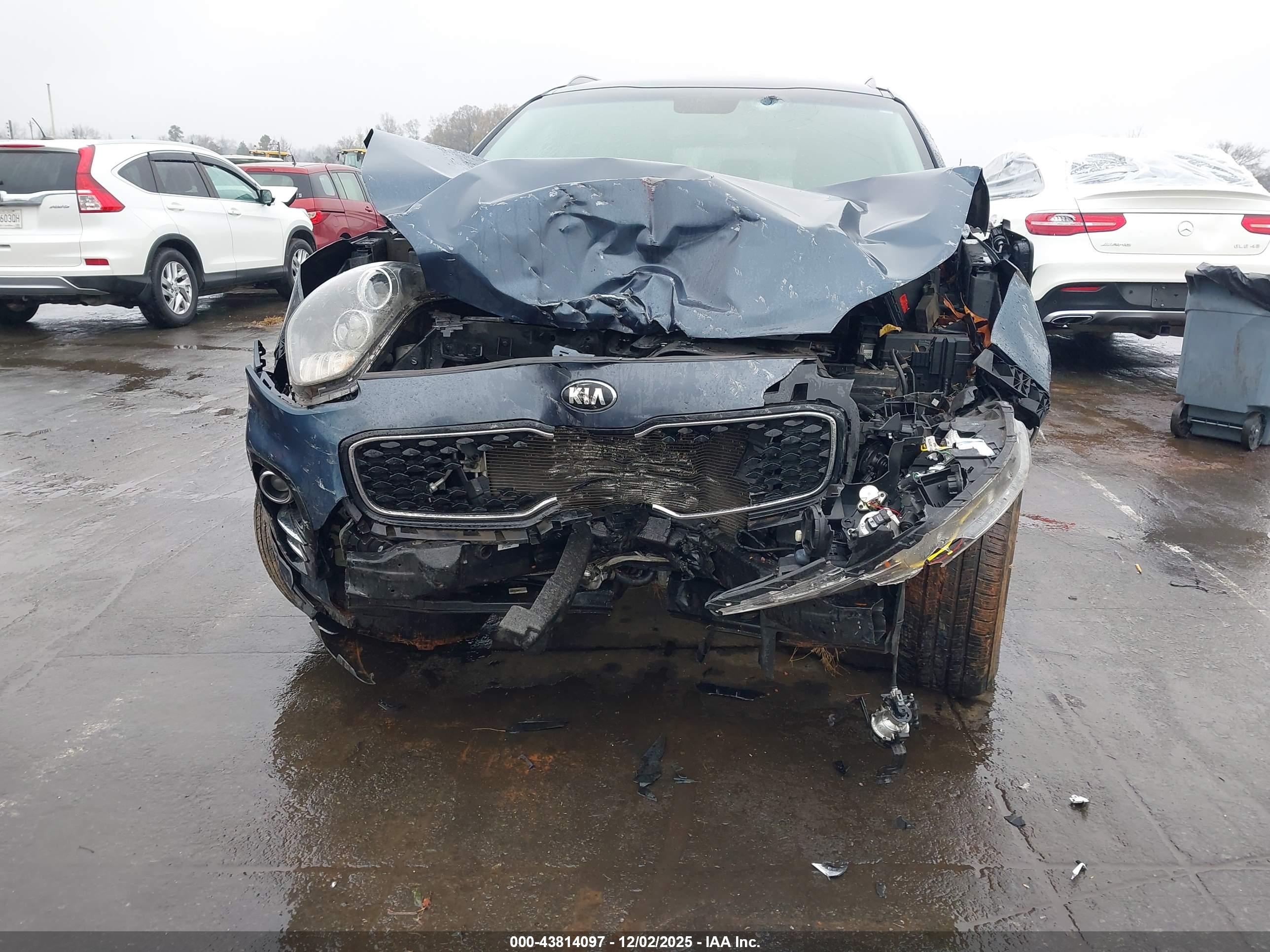 KIA SPORTAGE image 6
