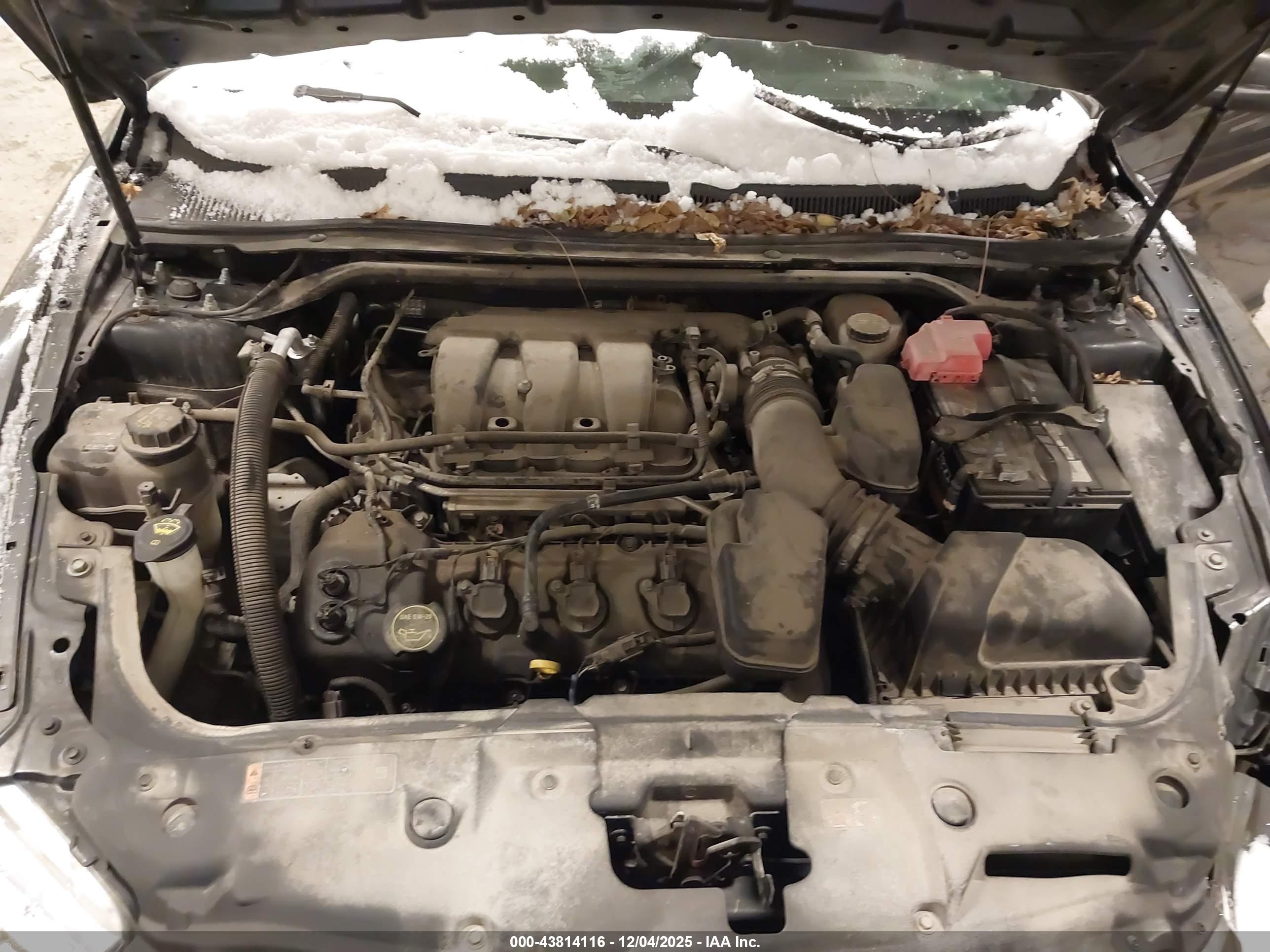 FORD TAURUS image 10