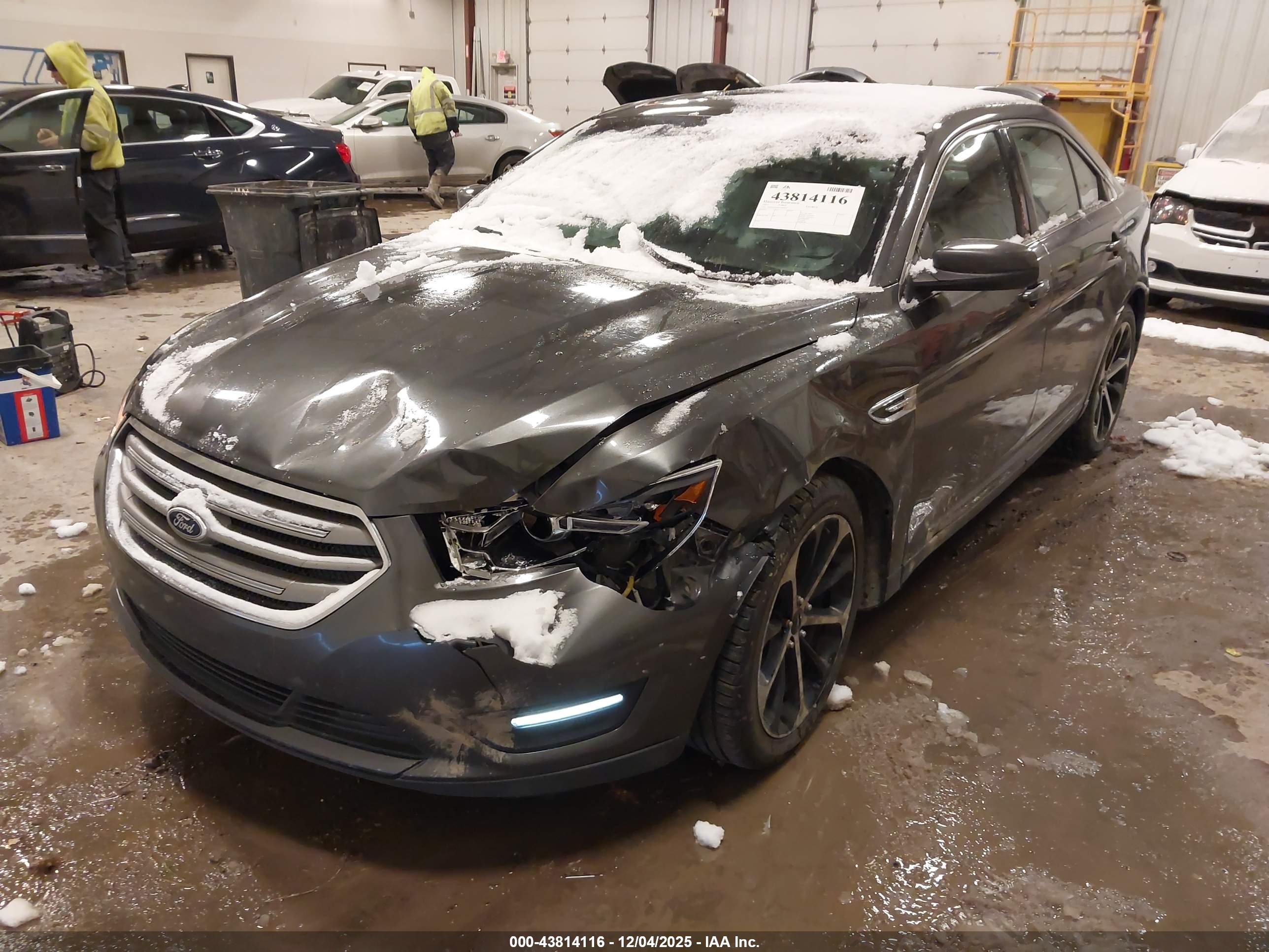 FORD TAURUS image 2