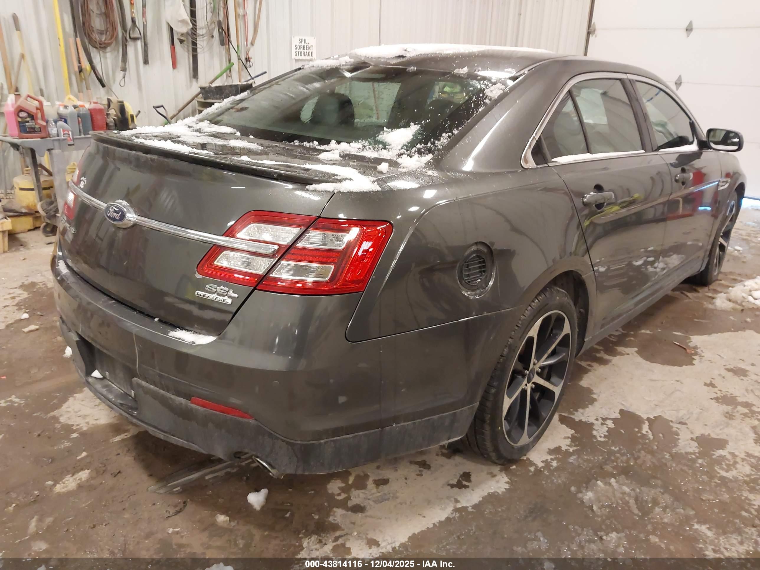 FORD TAURUS image 4