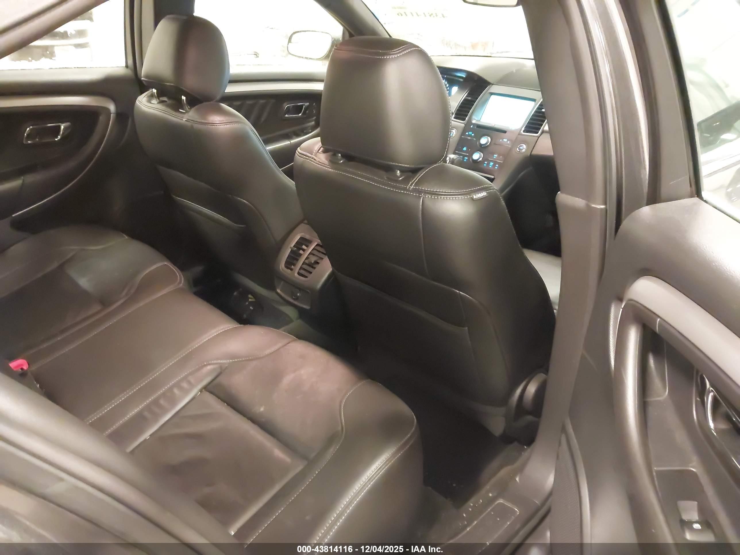 FORD TAURUS image 8