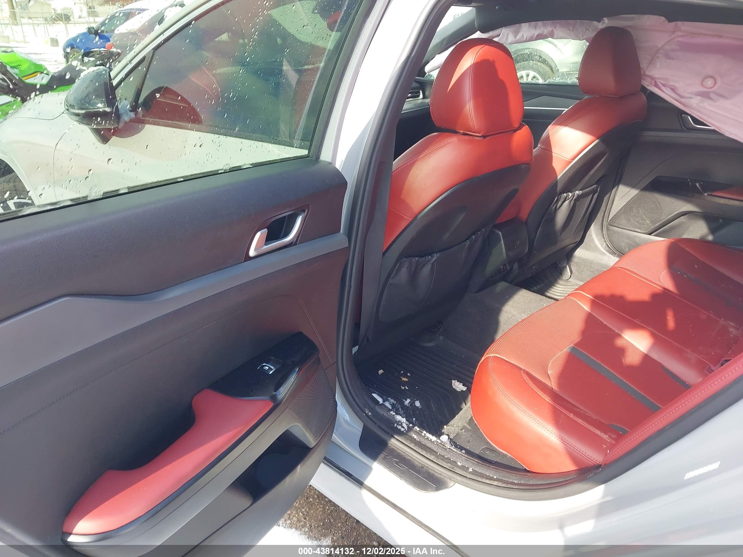 KIA K5 image 8