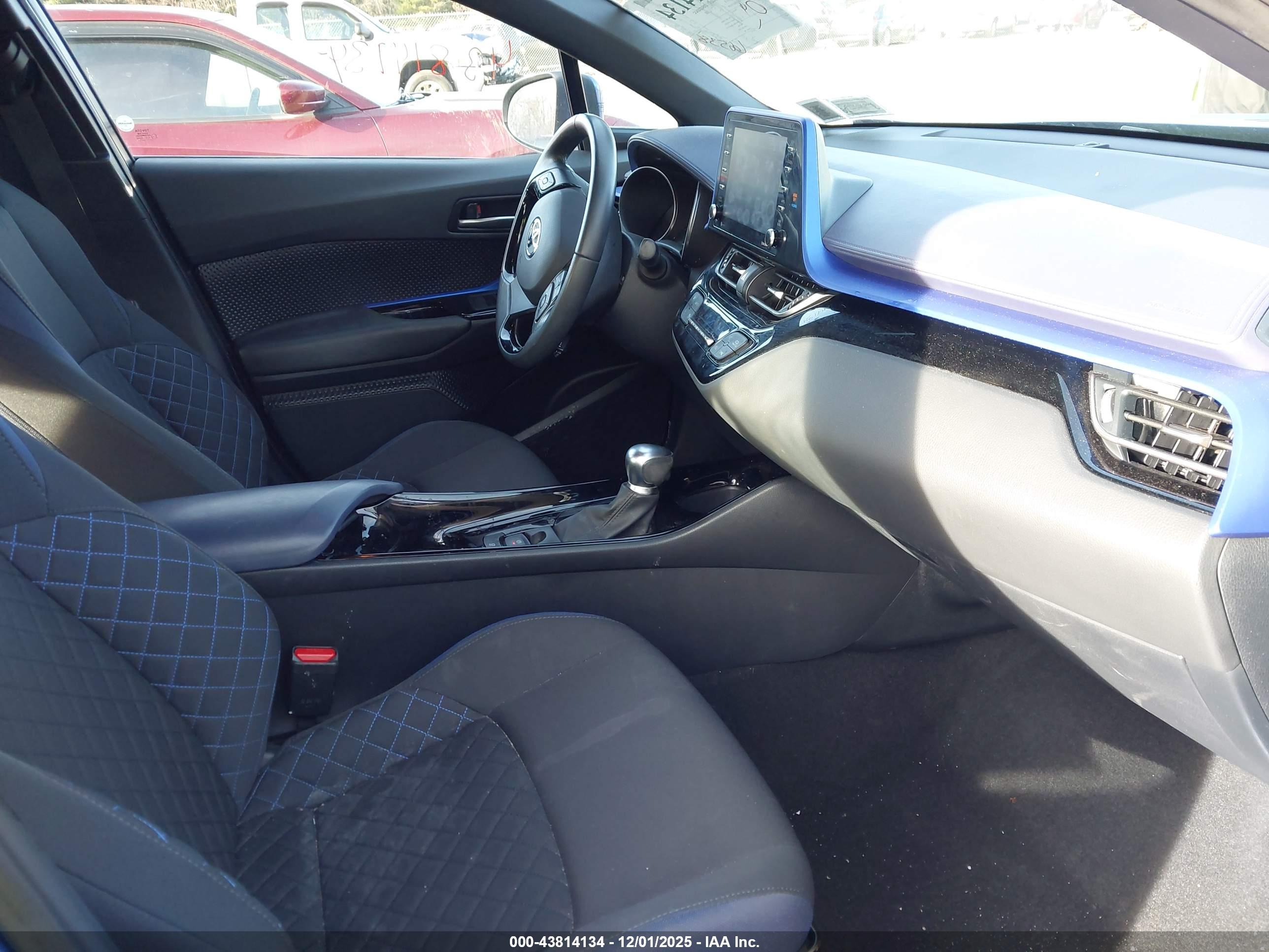 TOYOTA C-HR image 5