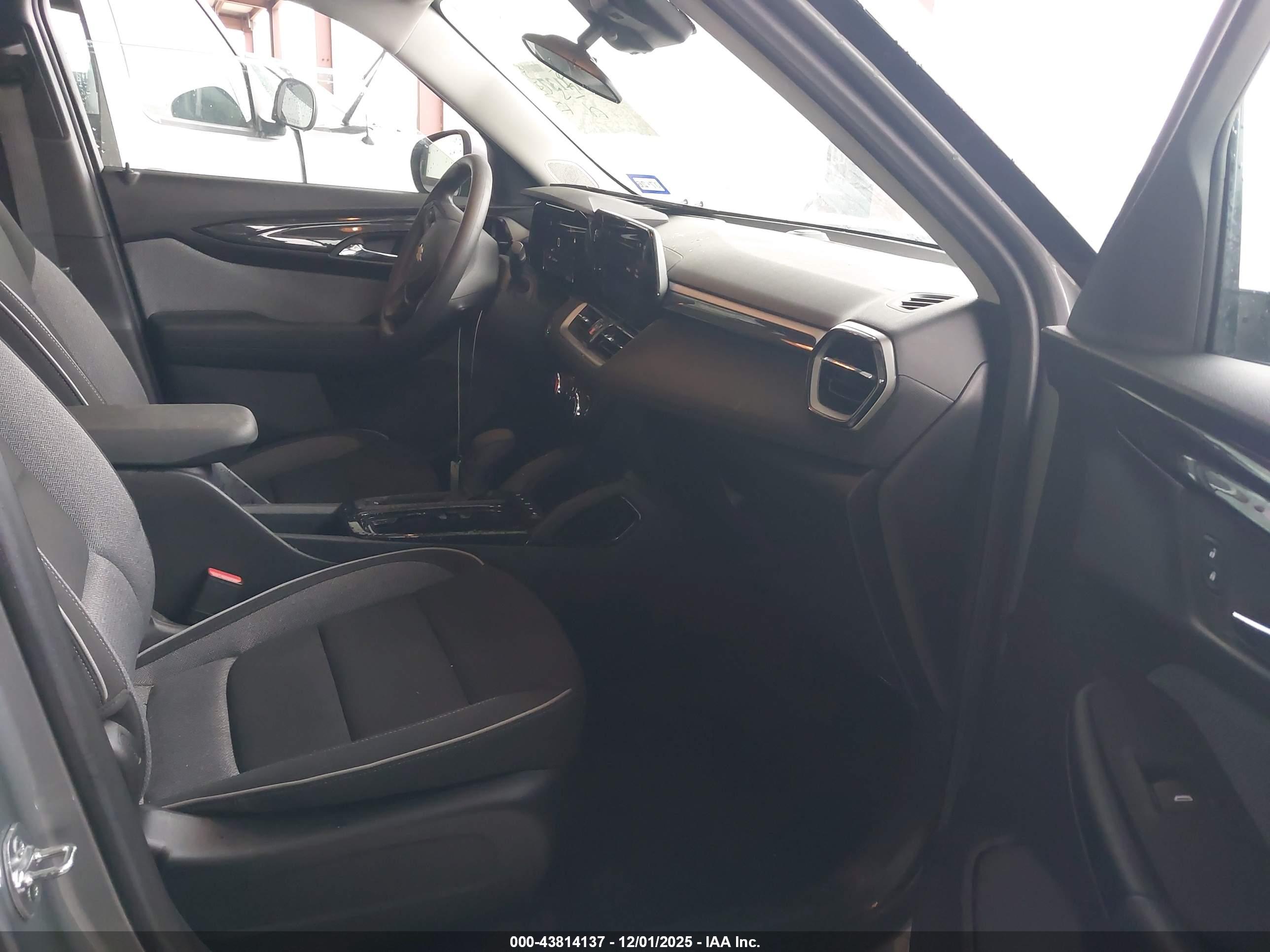 CHEVROLET TRAILBLAZER image 5