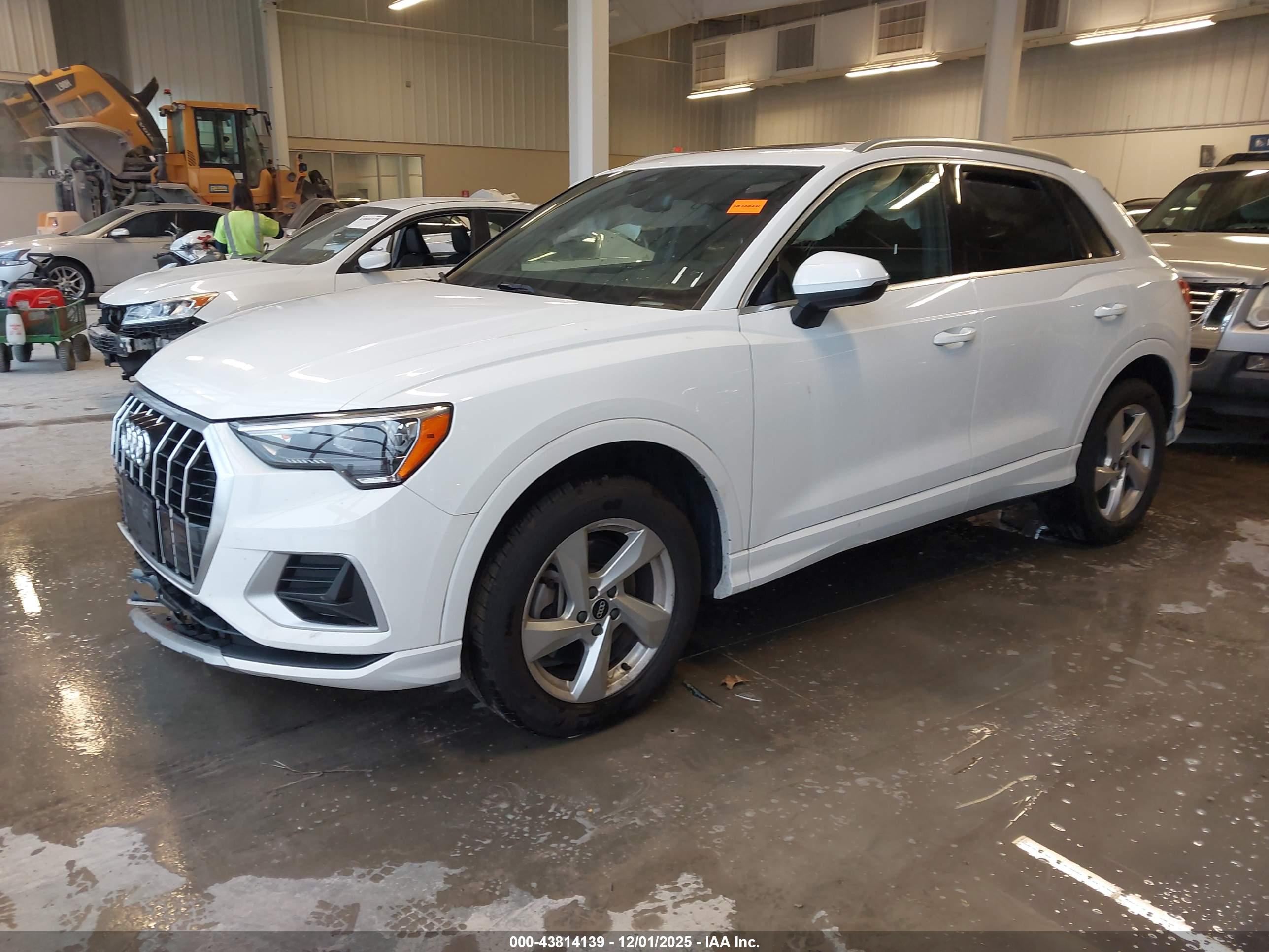 AUDI Q3 image 2