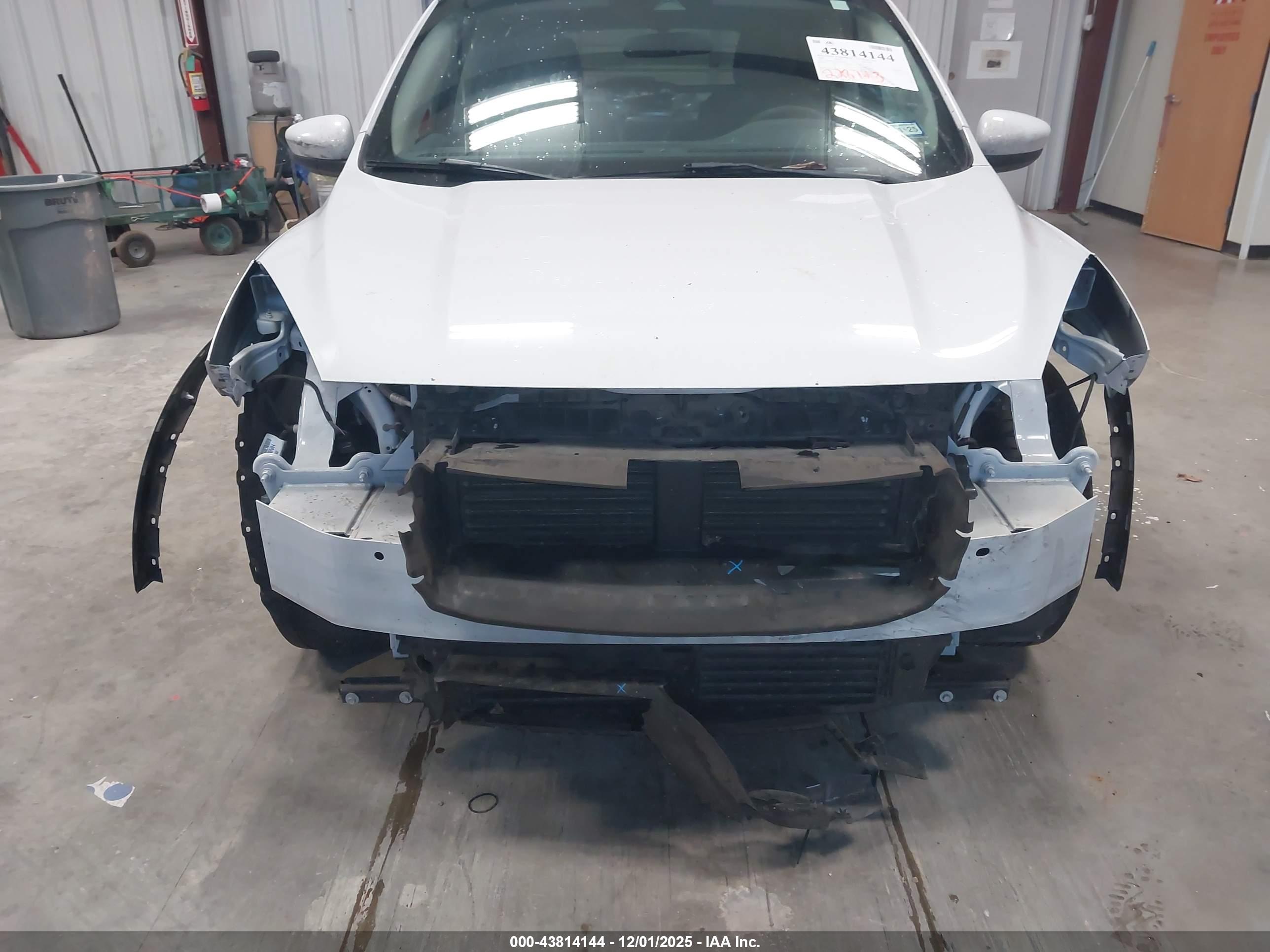 FORD ESCAPE image 6