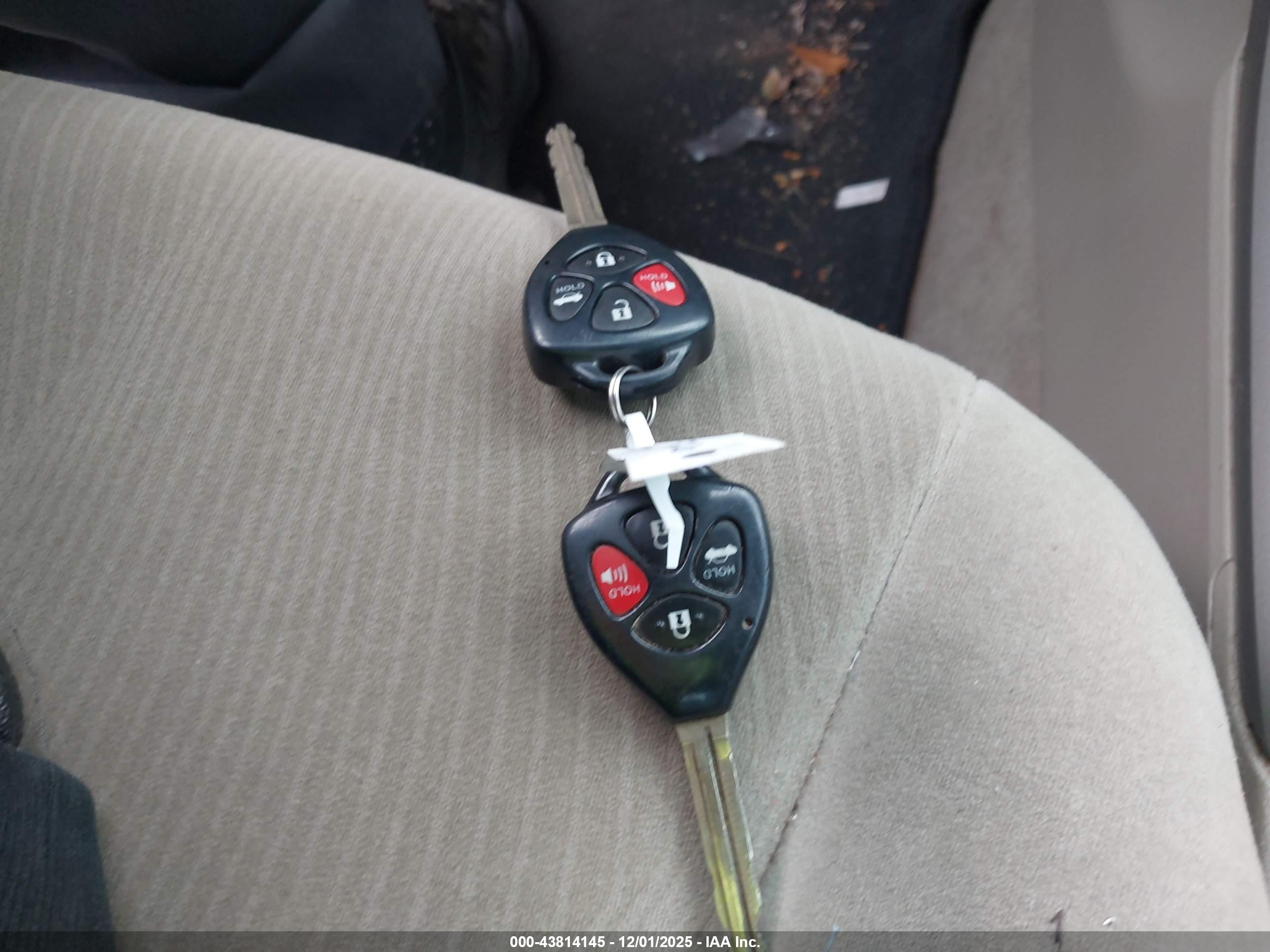 TOYOTA COROLLA image 11