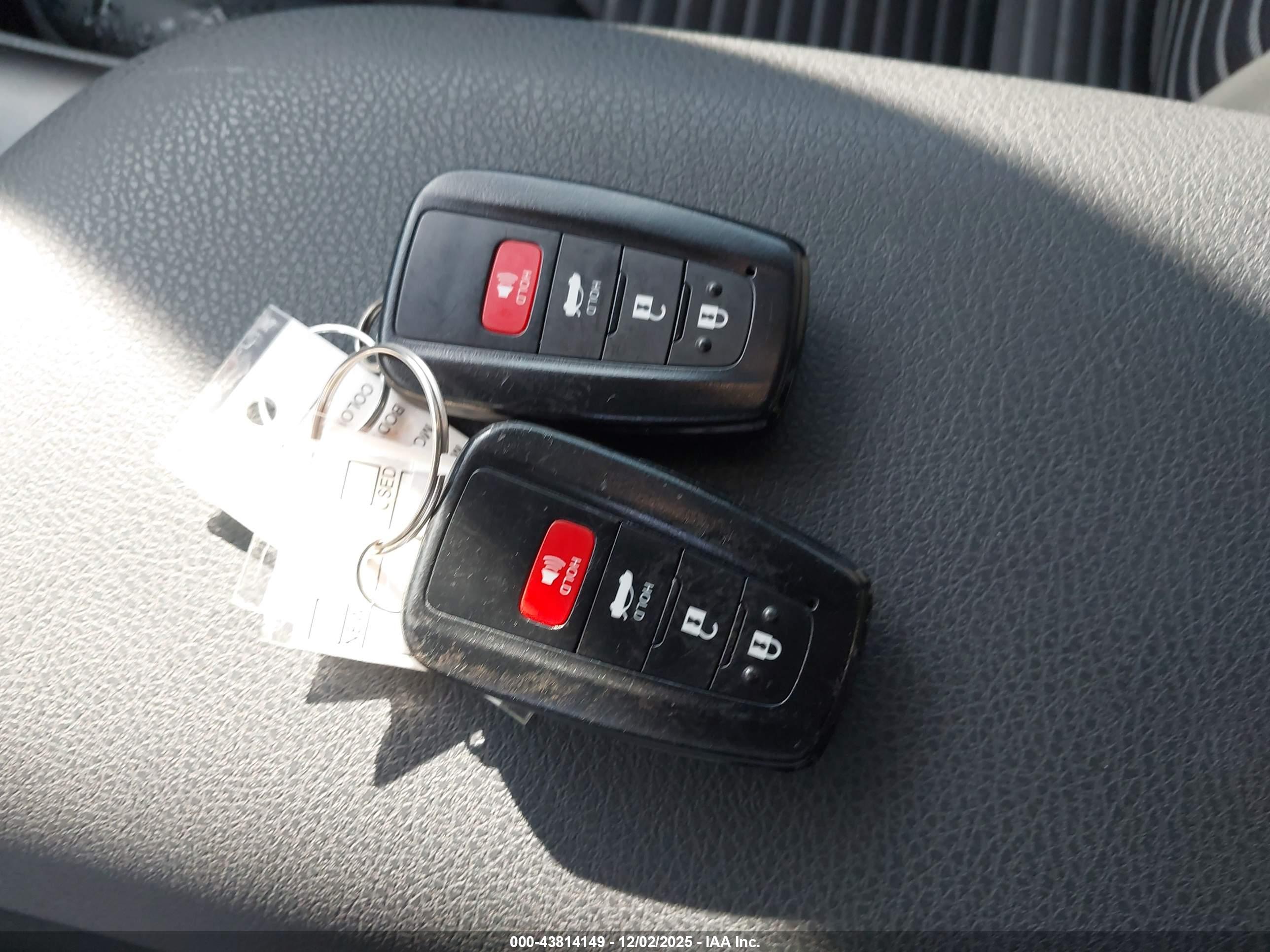 TOYOTA CAMRY image 11