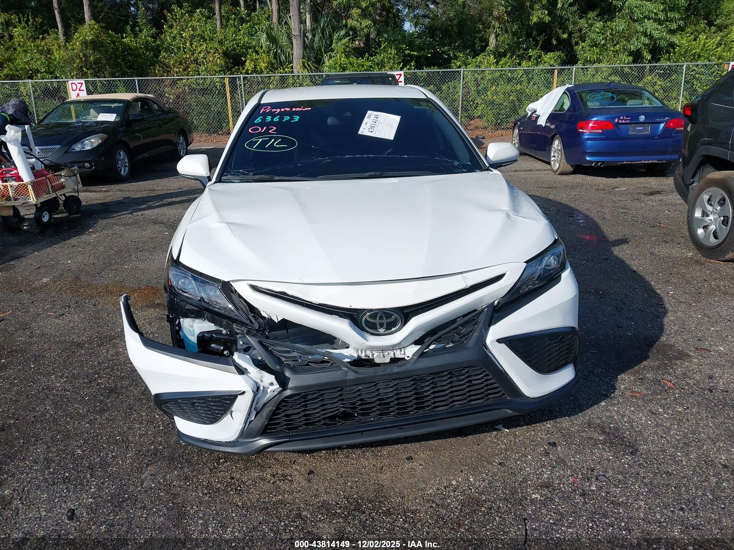 TOYOTA CAMRY image 6