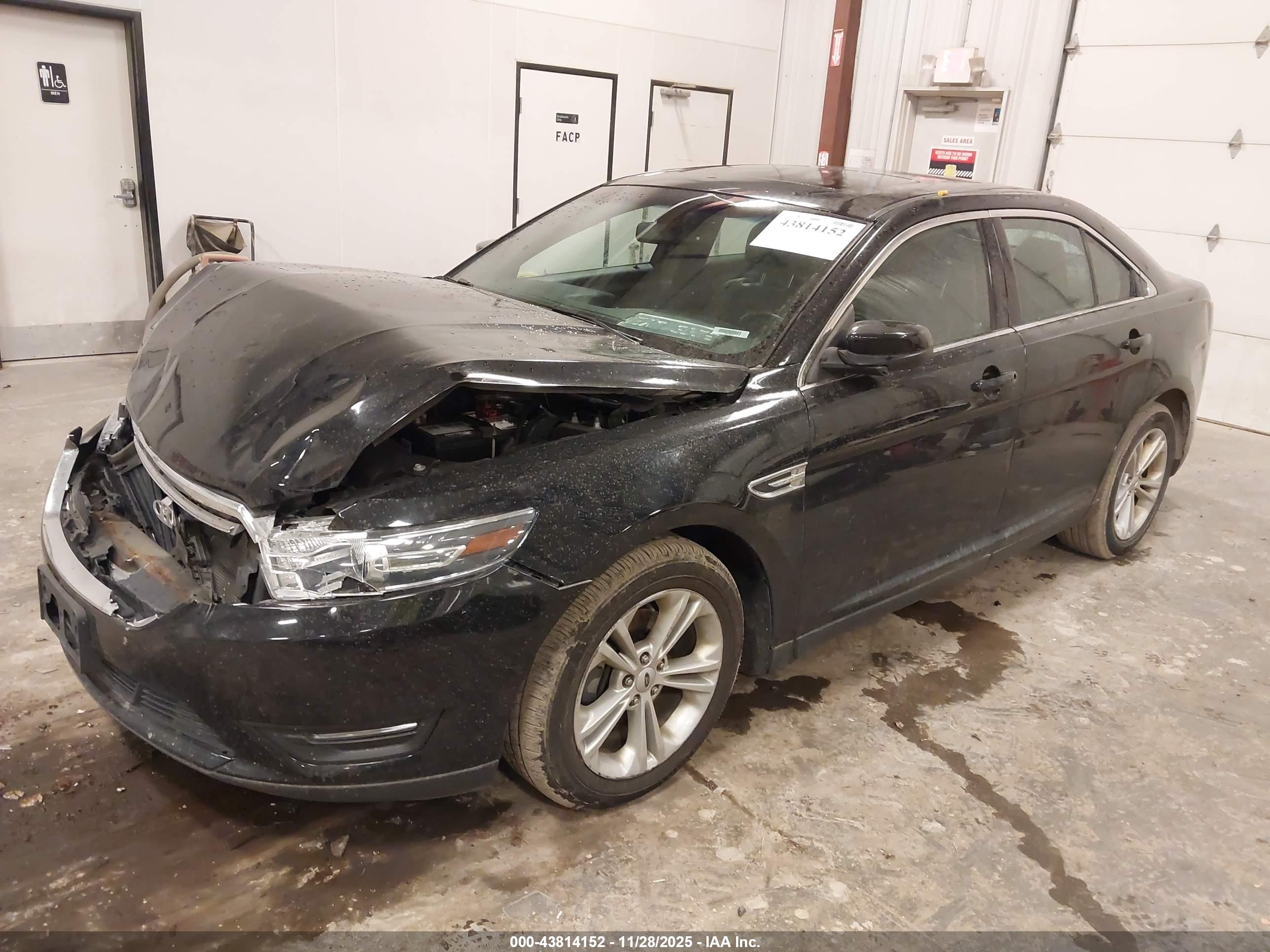 FORD TAURUS image 2