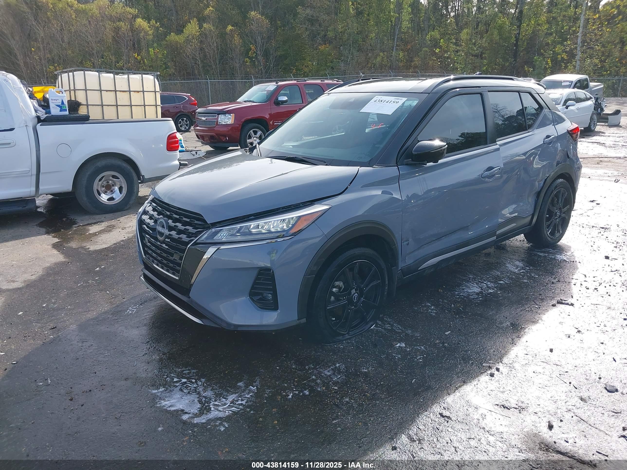 NISSAN KICKS image 2