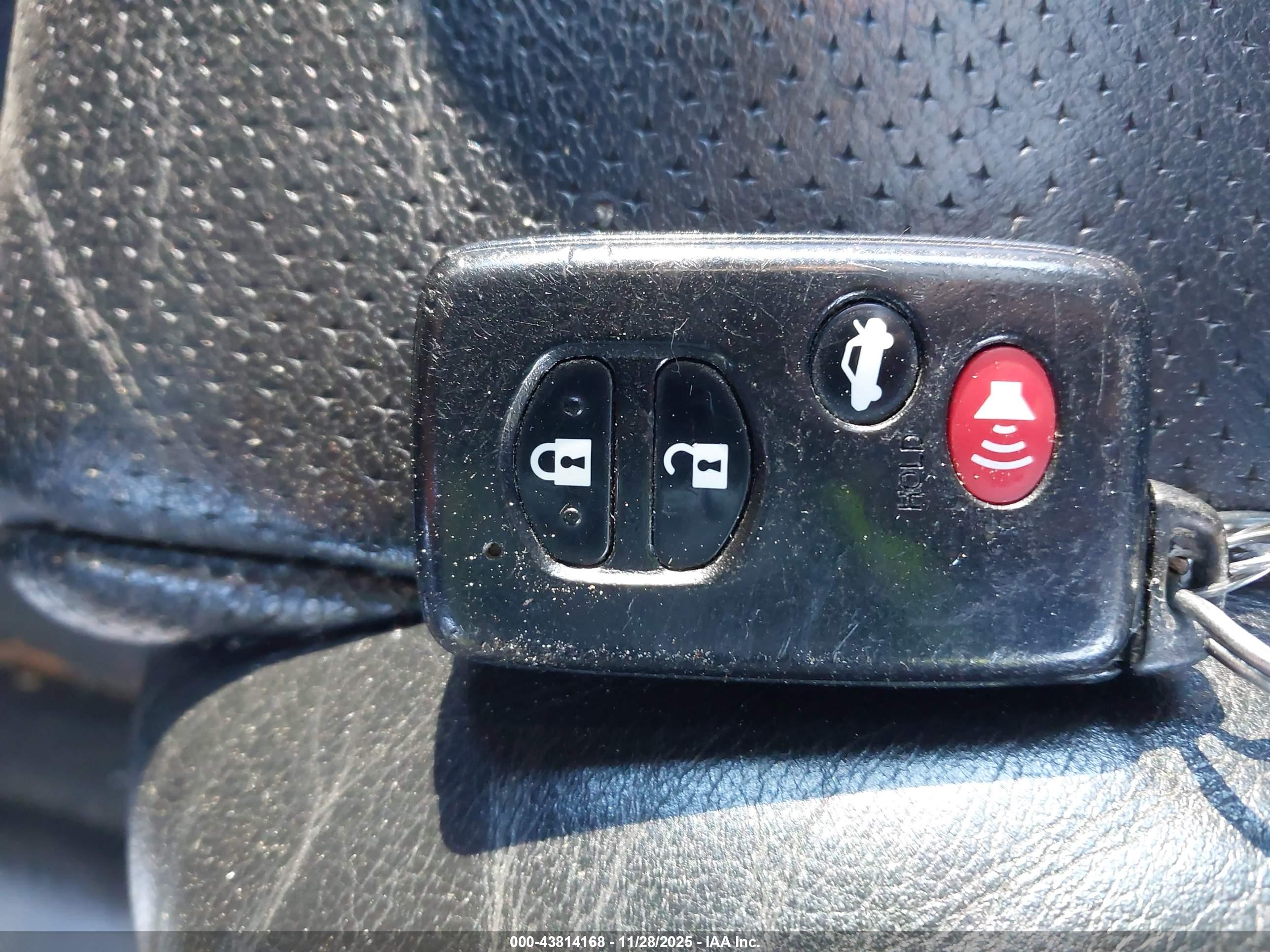 TOYOTA CAMRY image 11