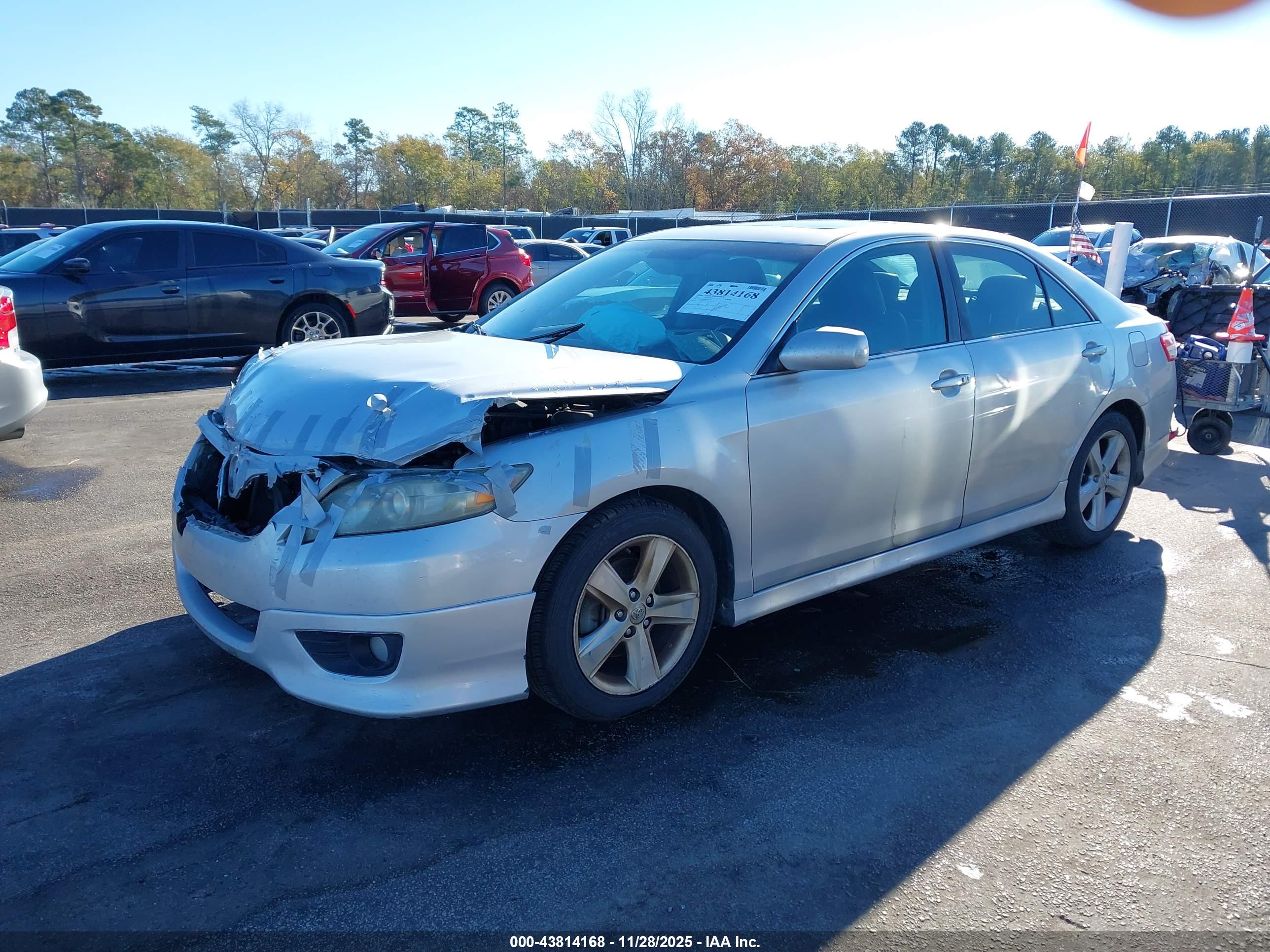 TOYOTA CAMRY image 2