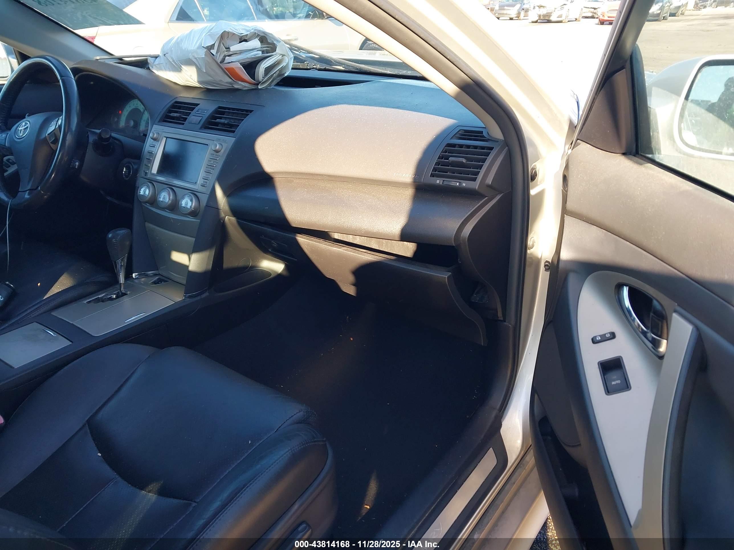 TOYOTA CAMRY image 5