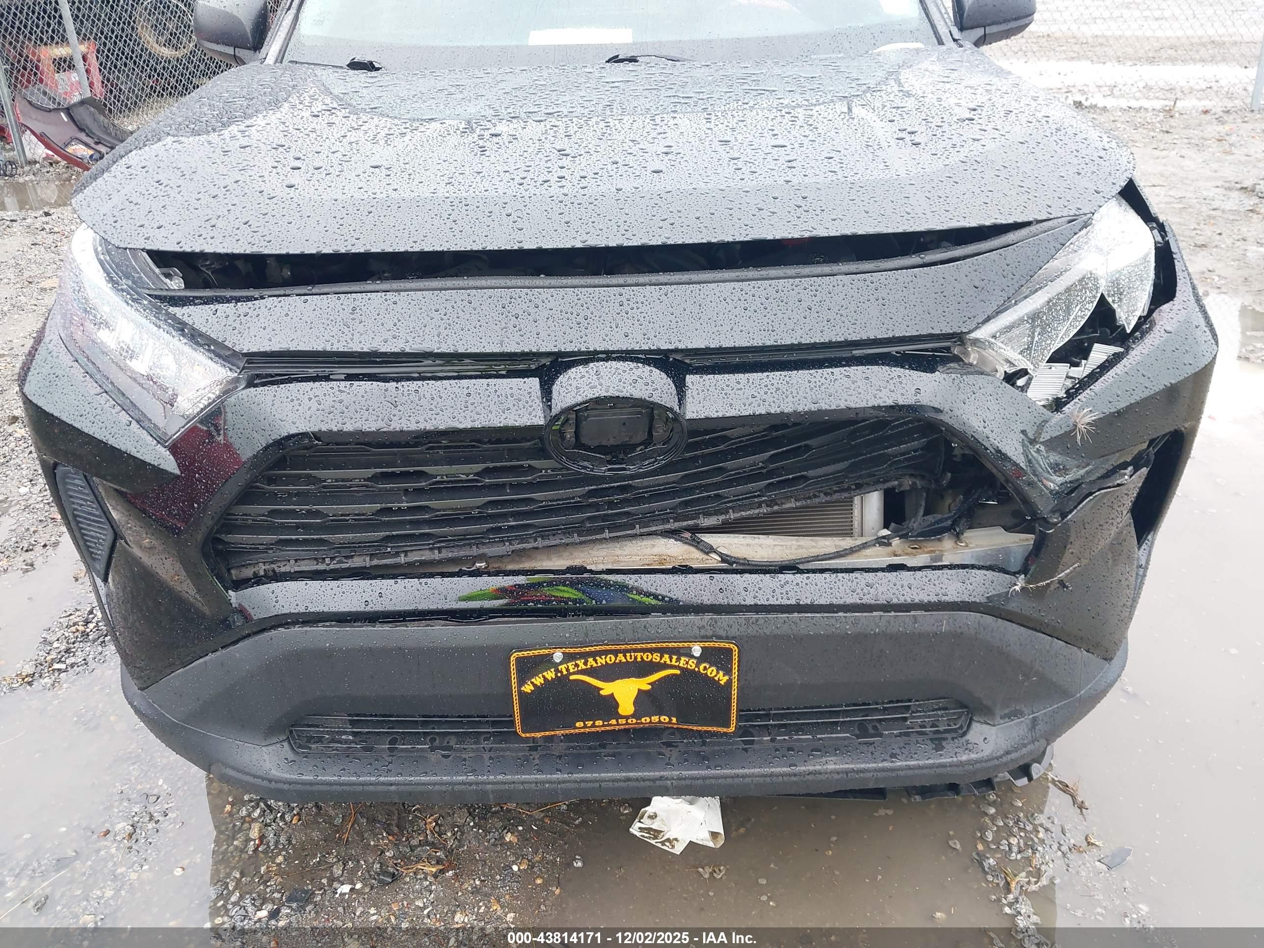 TOYOTA RAV4 image 6