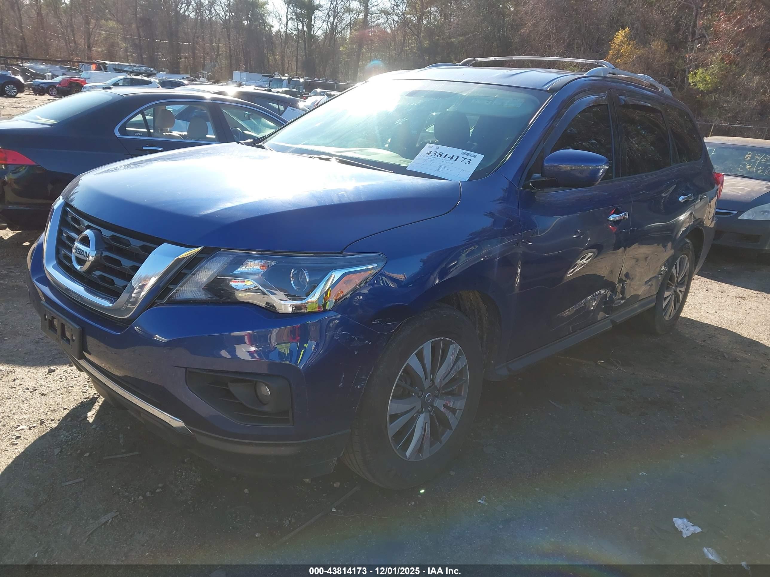 NISSAN PATHFINDER image 2