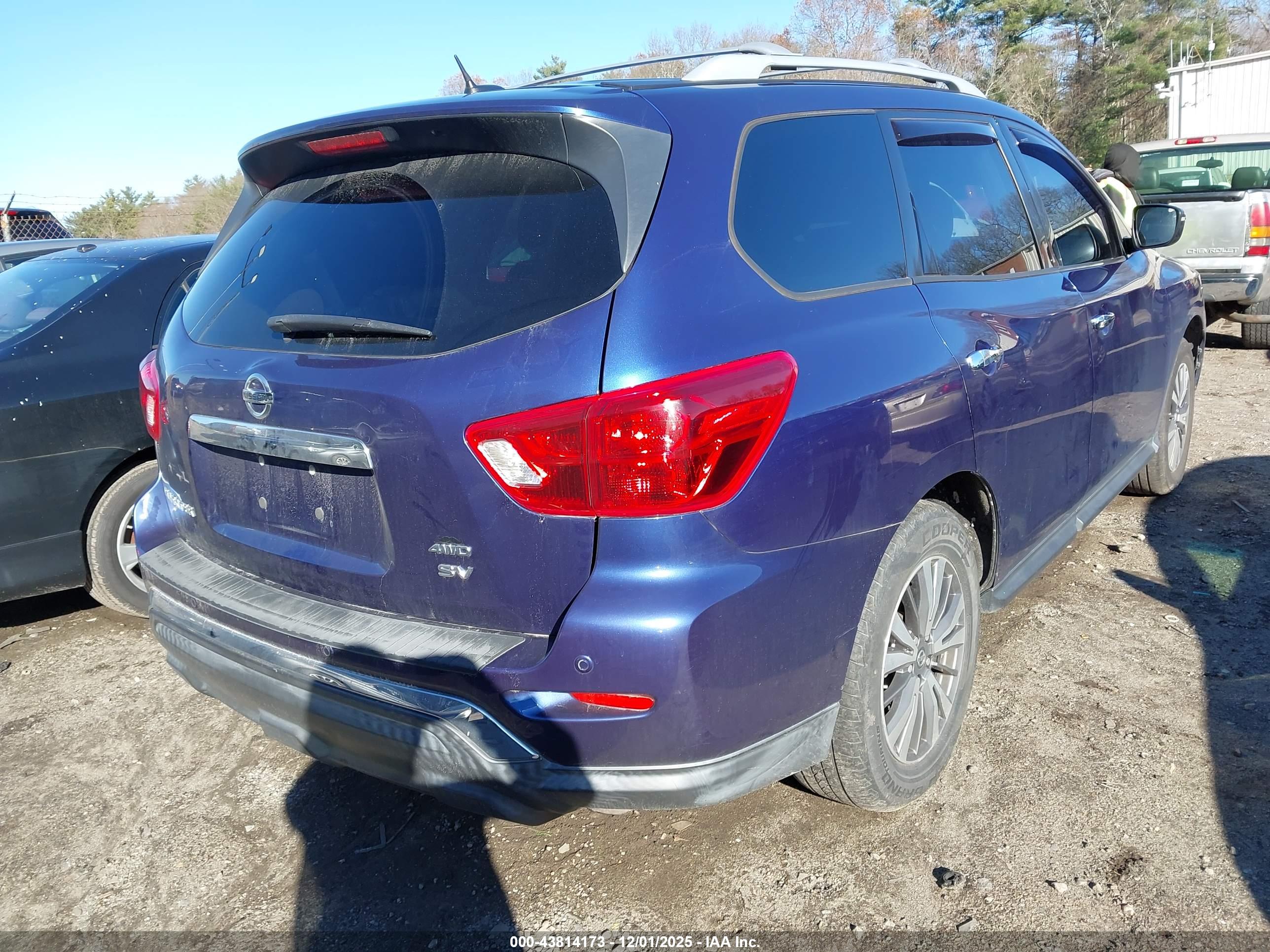NISSAN PATHFINDER image 4