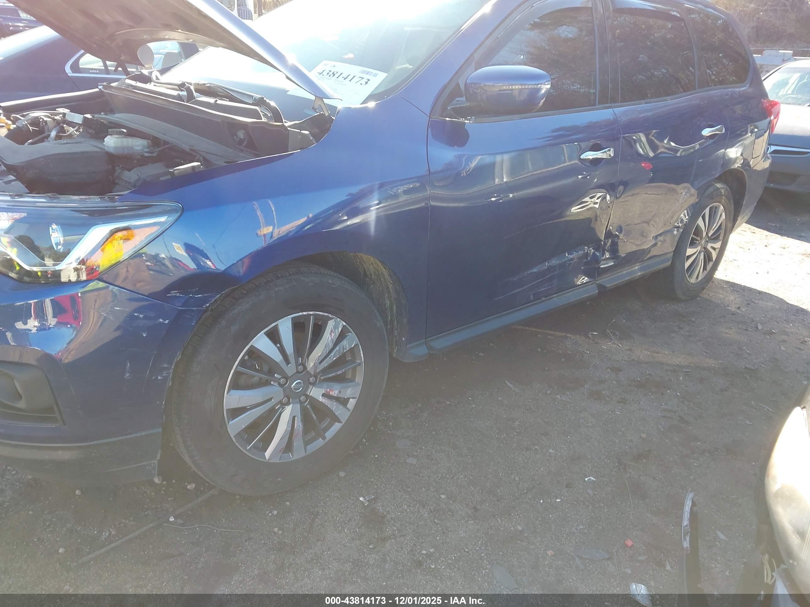 NISSAN PATHFINDER image 6