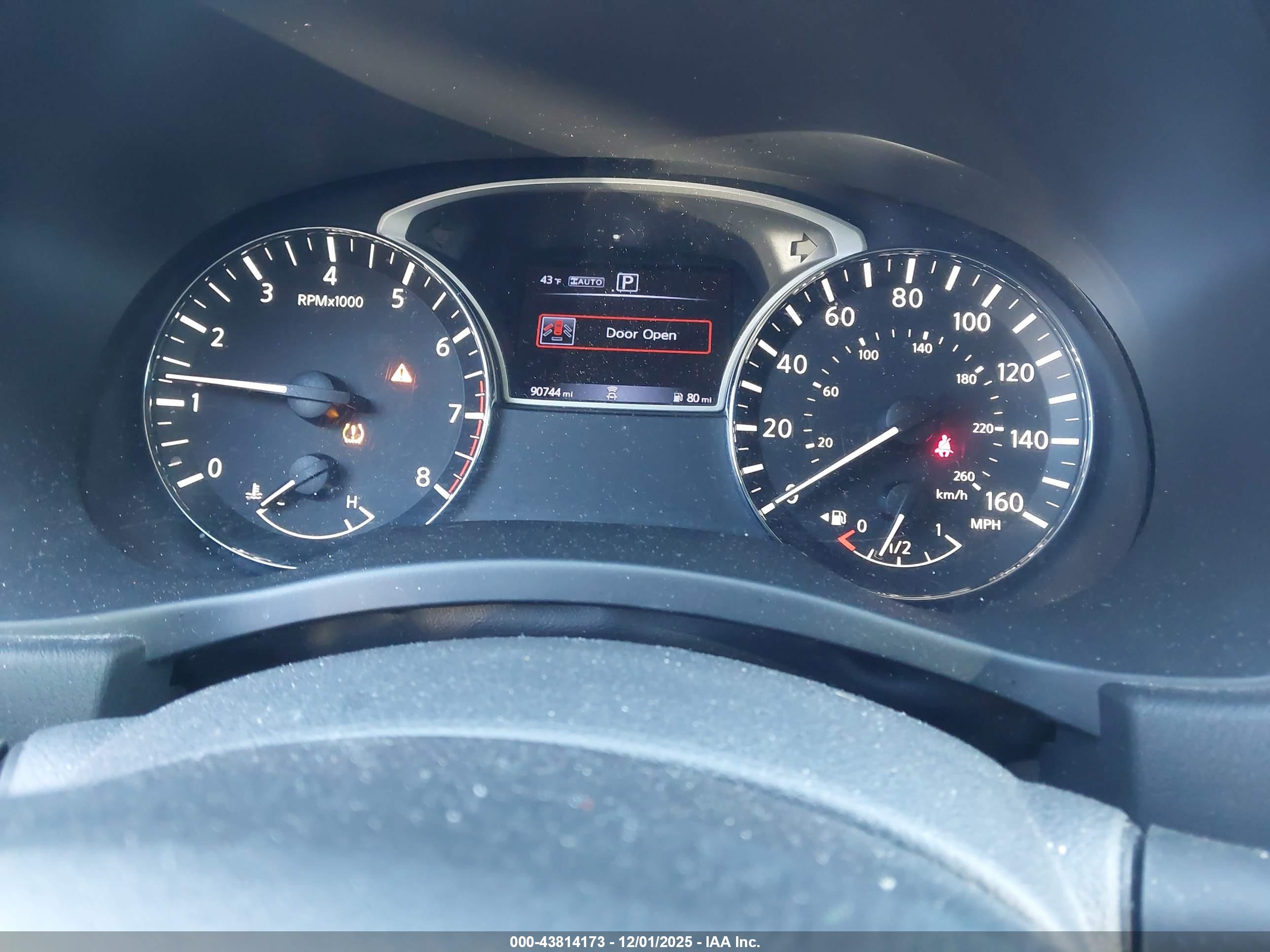 NISSAN PATHFINDER image 7