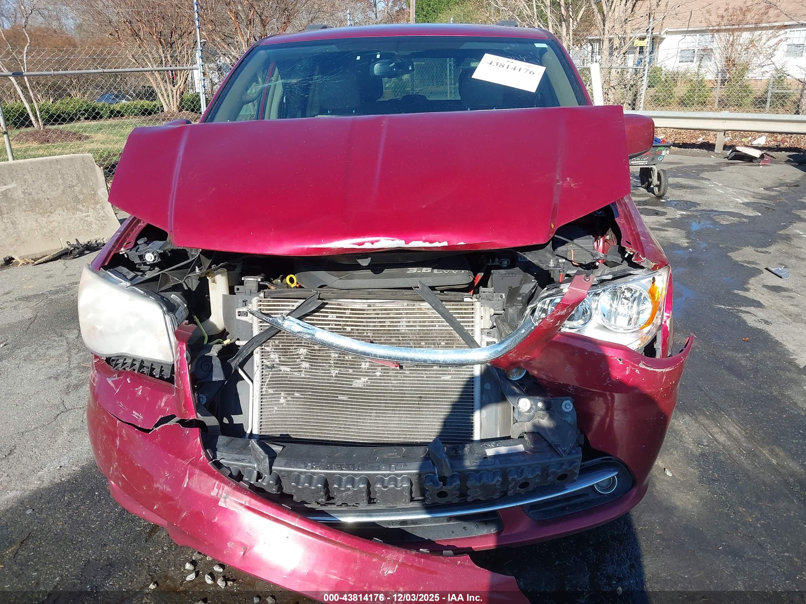 CHRYSLER TOWN image 6
