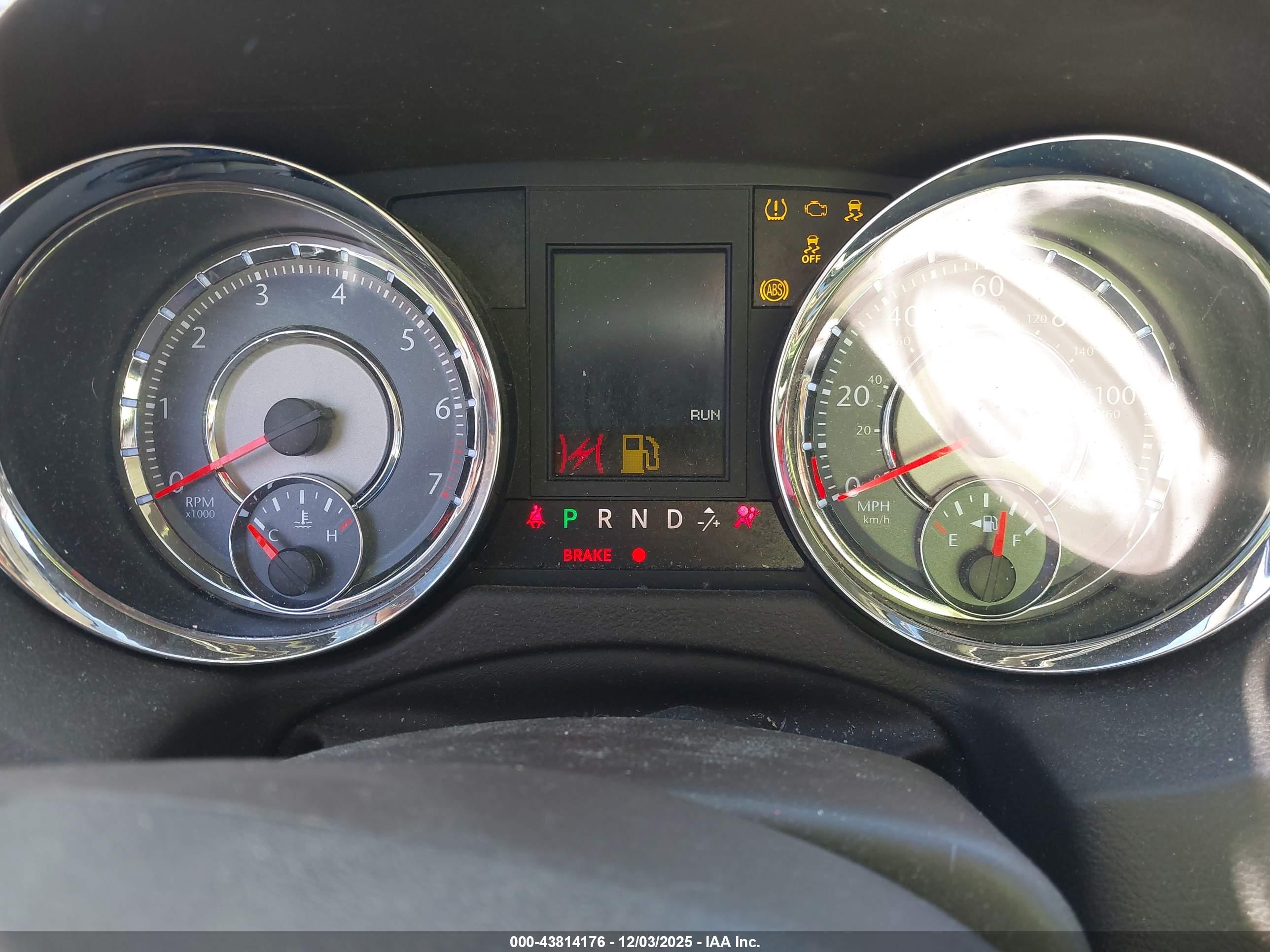CHRYSLER TOWN image 7