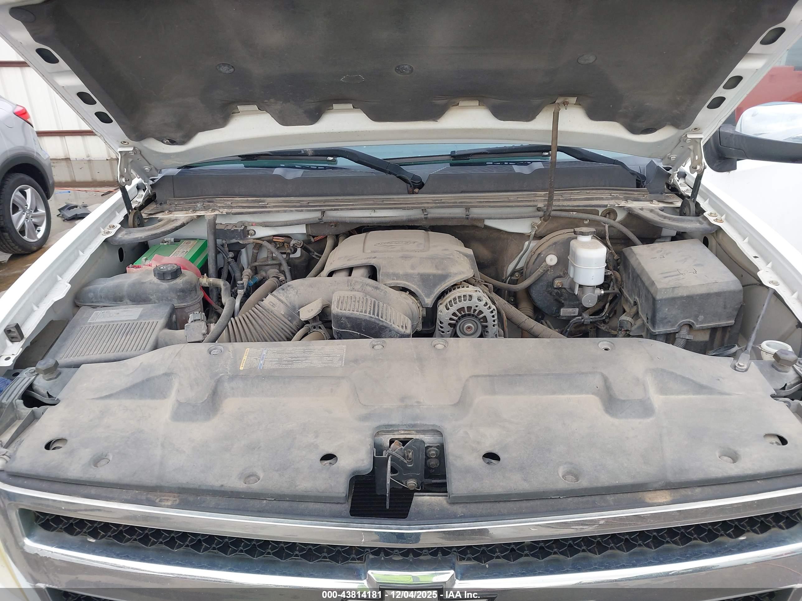 CHEVROLET SILVERADO image 10